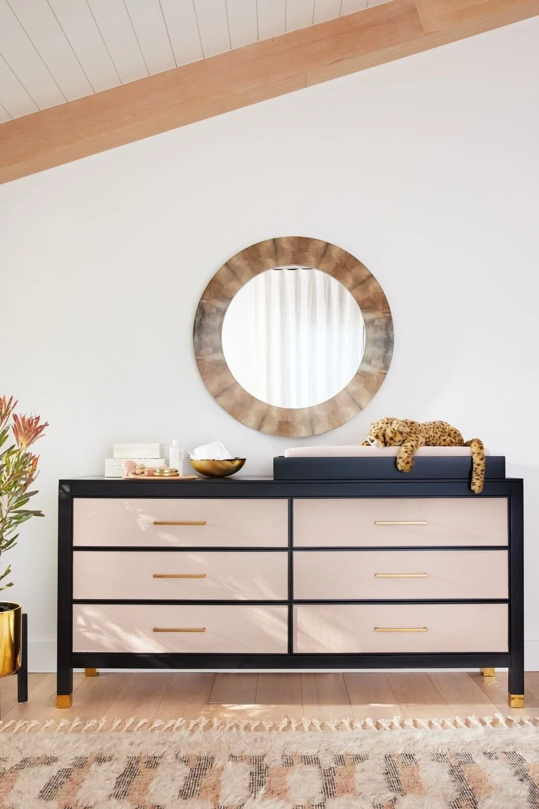 Med_Res_JPG-Ojai_1_Dresser_V3_0362.JPG