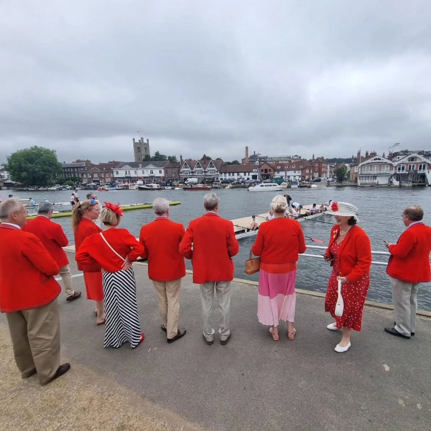 HENLEY BICENTENARY ROWPAST

To celebrate the Bicentenary of the club, LMBC sent two crews to perform a rowpast in front of the crowds at Henley Royal Regatta. The crews consisted of a current student crew containing many current and former club Capta
