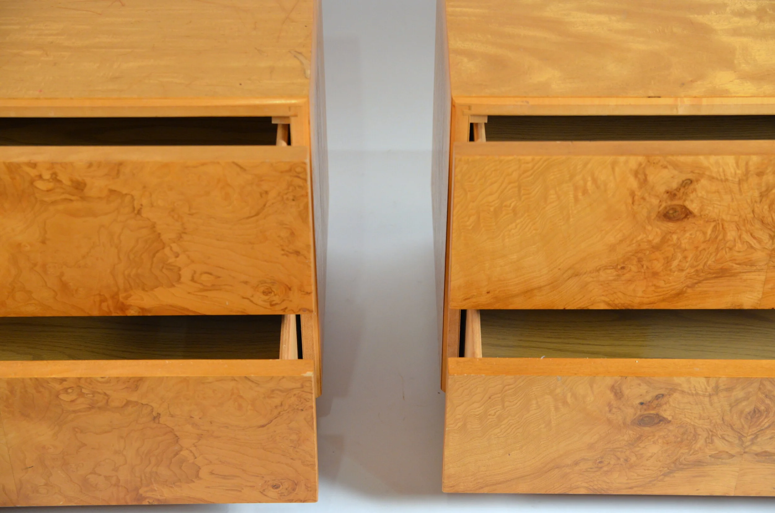 Pair of Lane burlwood nightstands (5).JPG