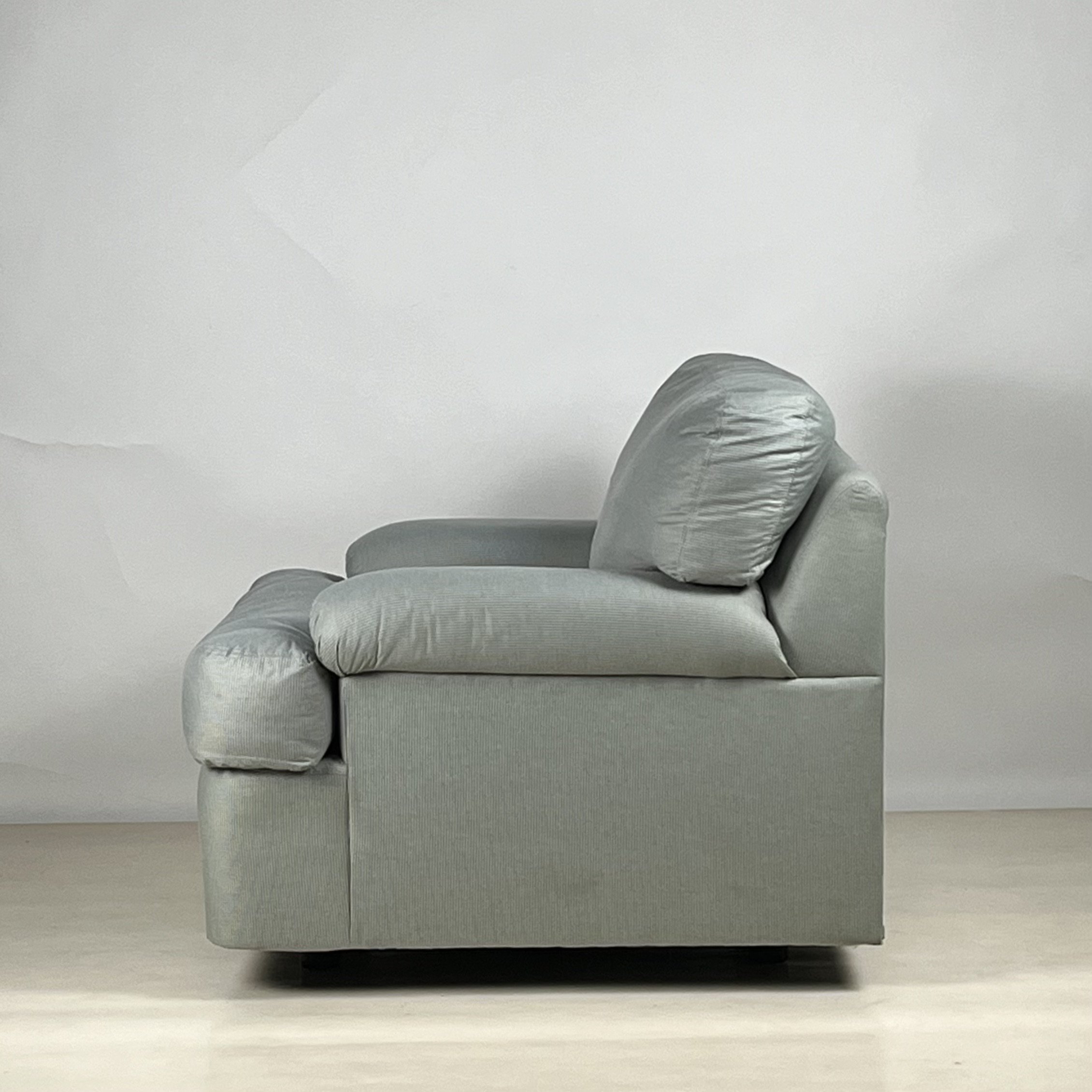 DIRECTIONAL Lounge Chair 9.jpeg