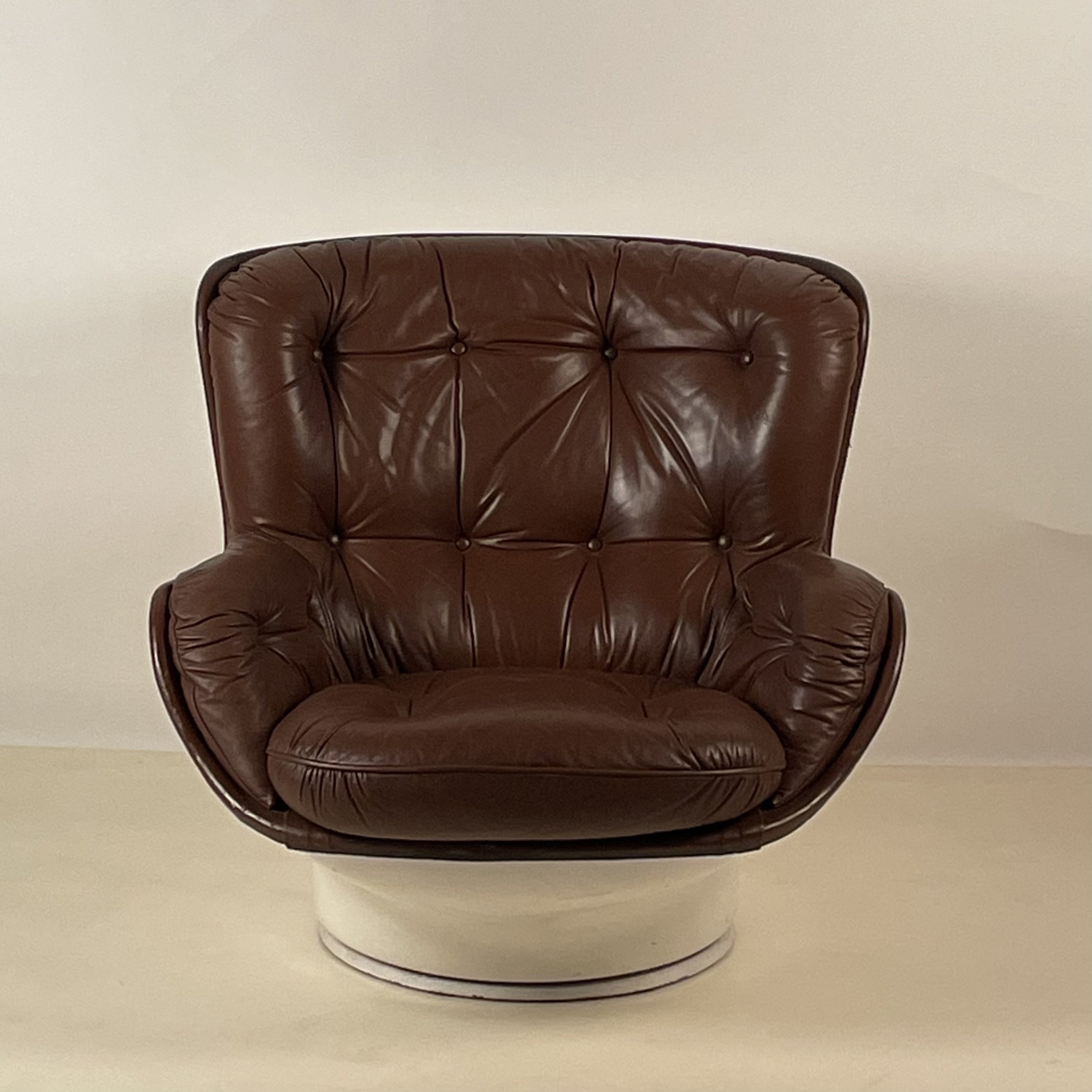 Cadestin Karate lounge chairs (2).jpeg