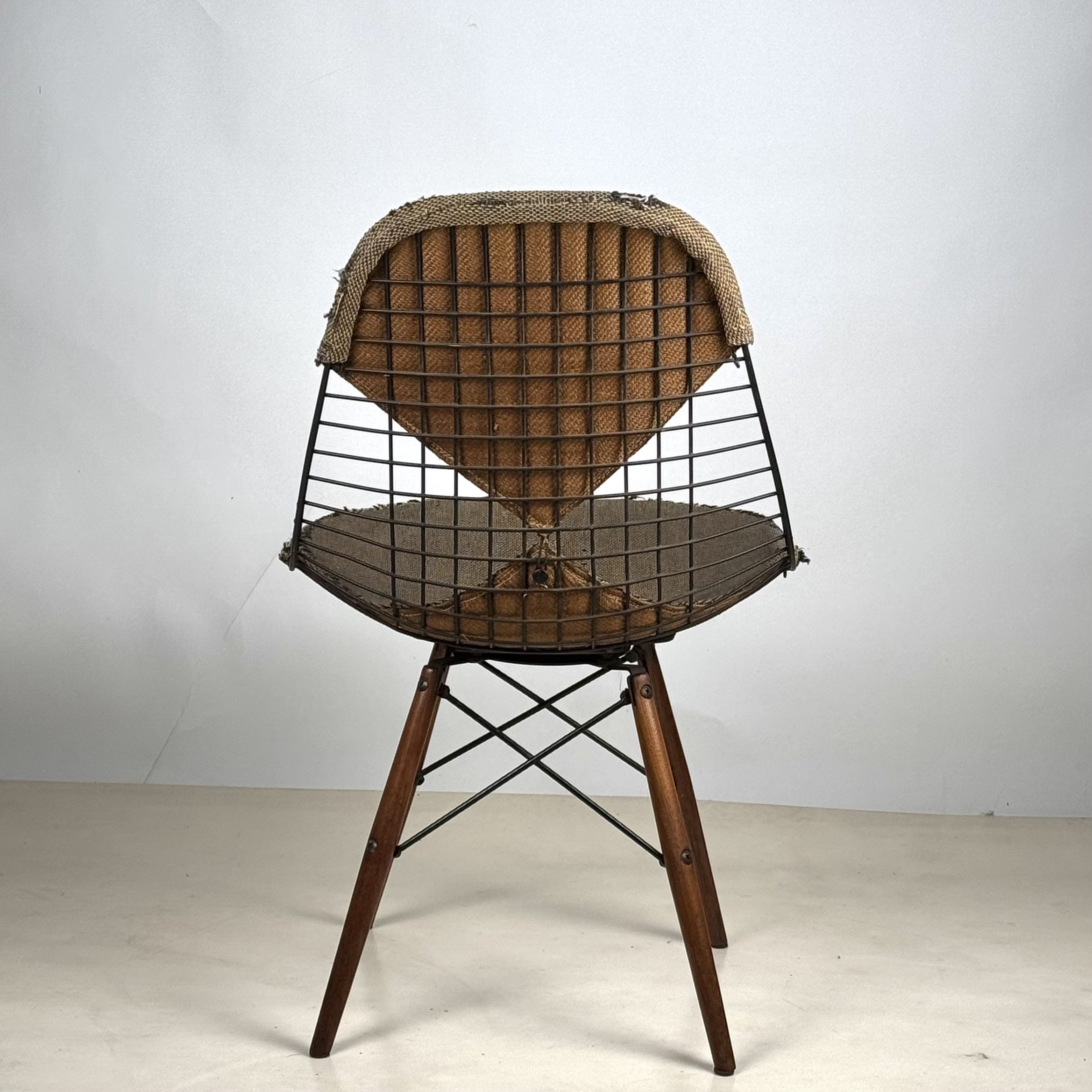 Eames Swivel Dowel Chair 6.jpeg