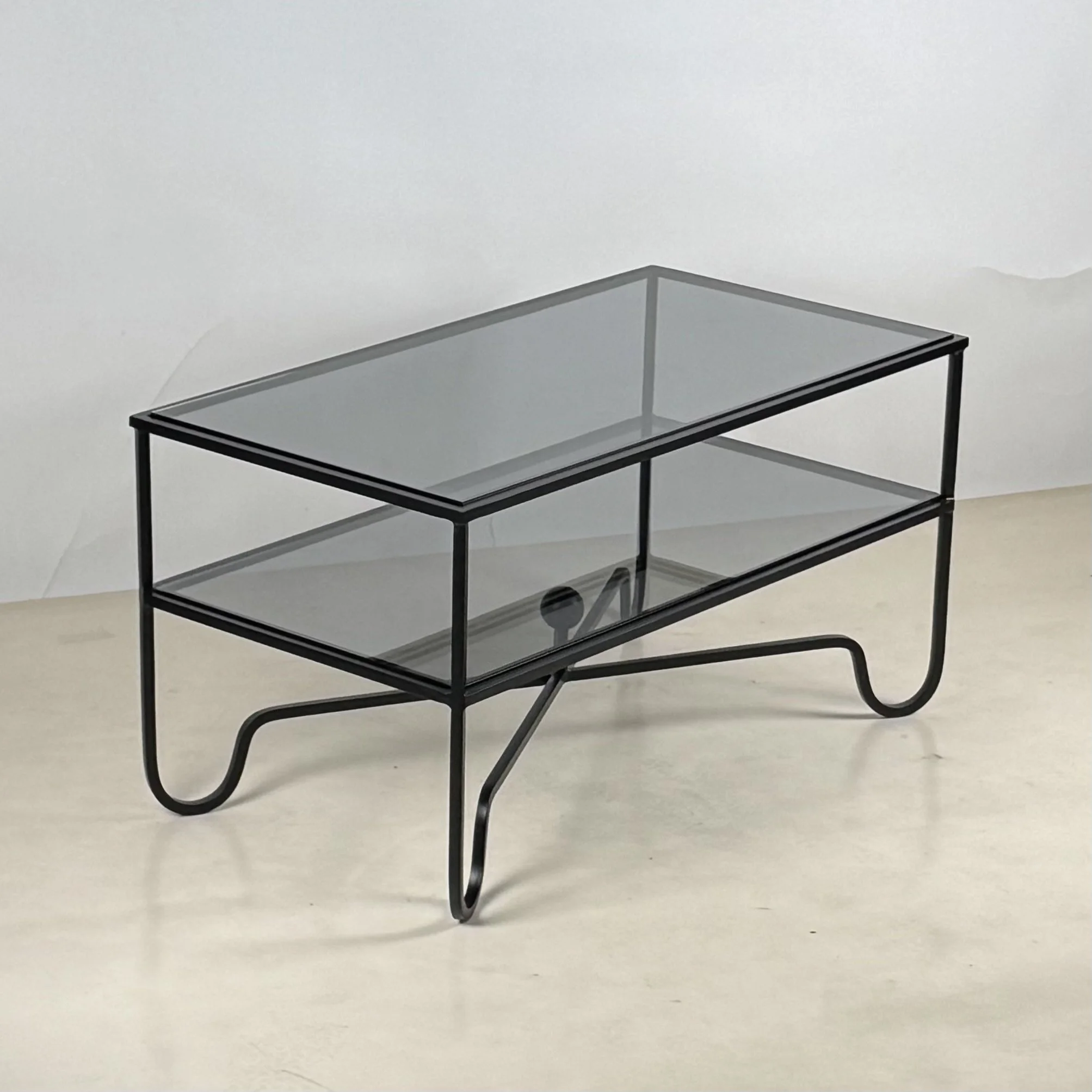 2 Tier Entretoise Smoked Glass_8.jpeg