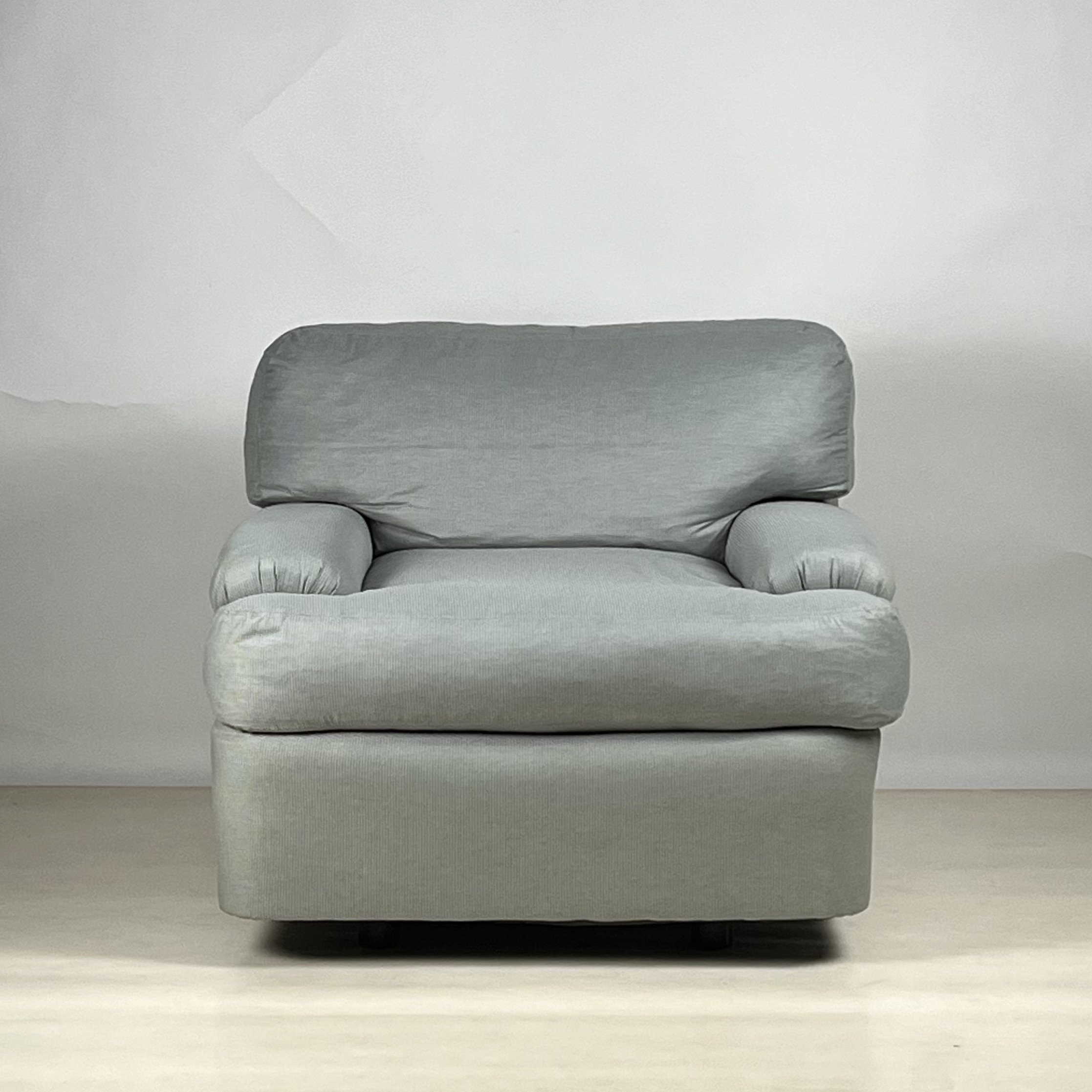 DIRECTIONAL Lounge Chair 5.jpeg