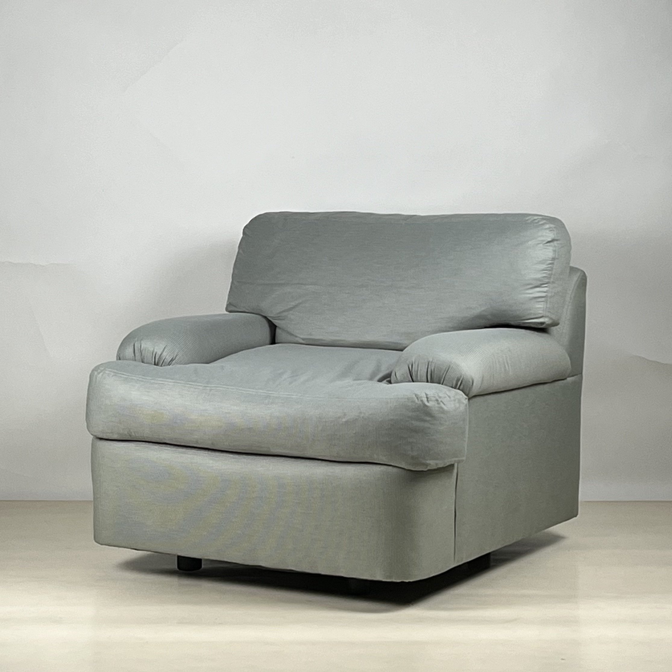 DIRECTIONAL Lounge Chair 4.jpeg