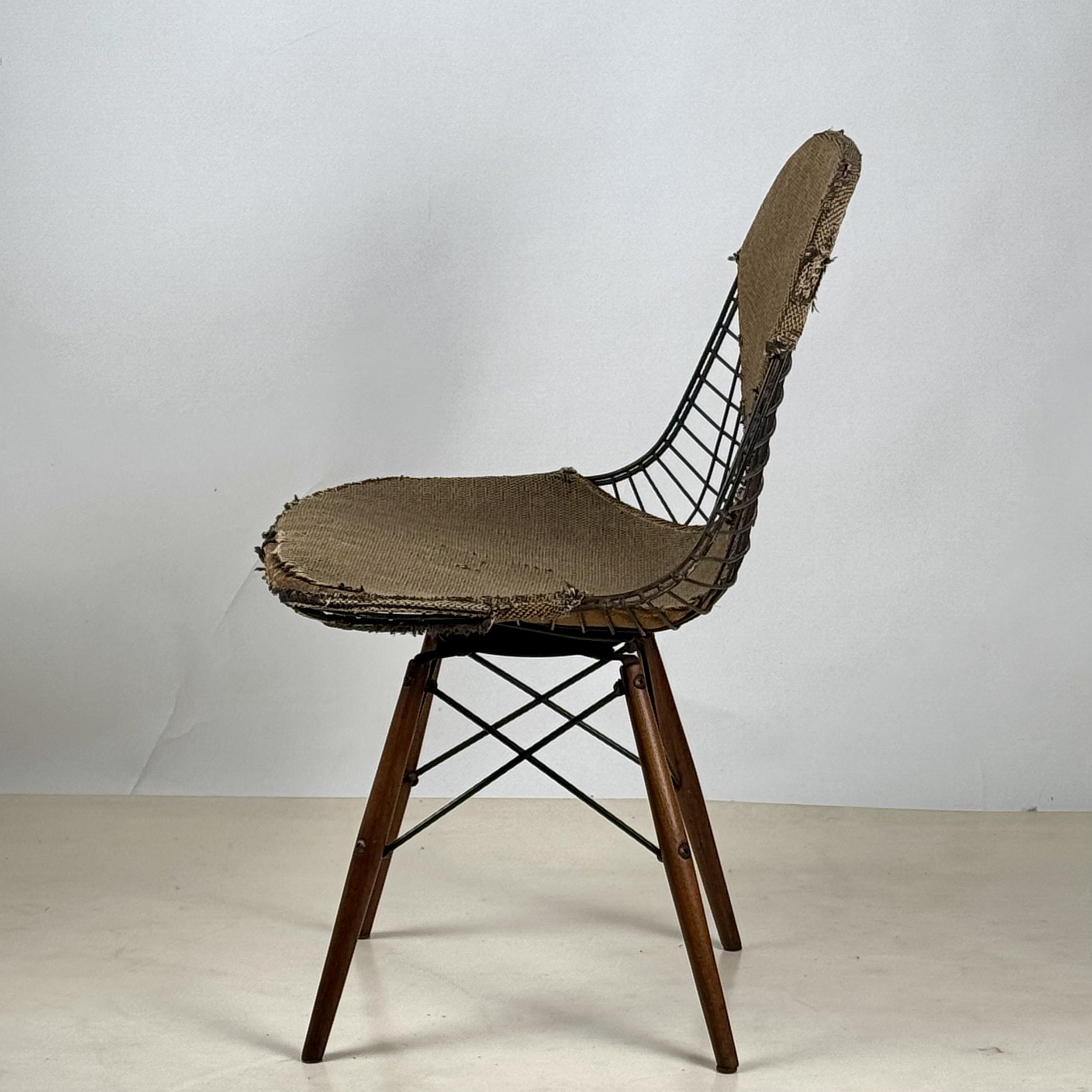 Eames Swivel Dowel Chair 7.jpeg