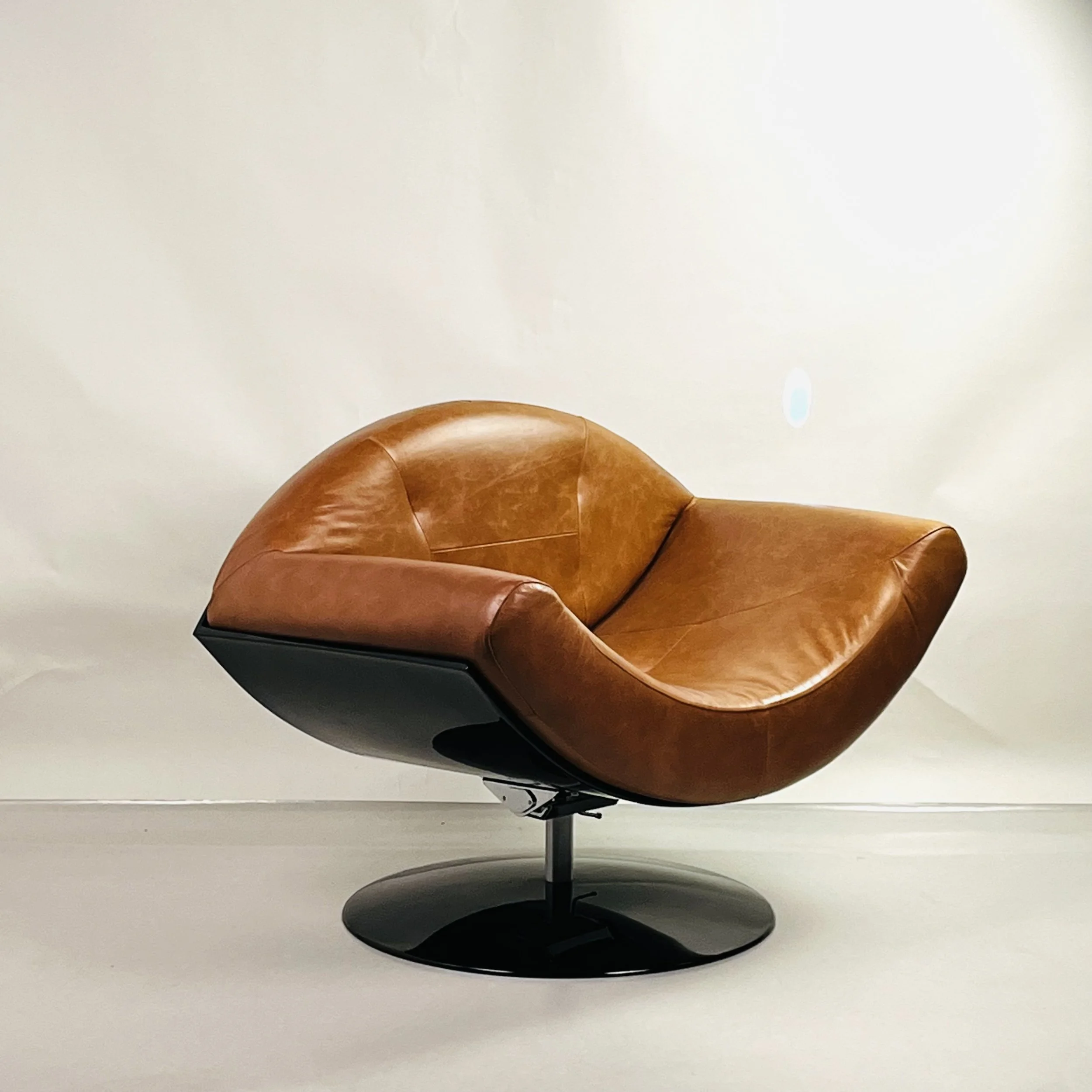 Fasanello leather armchair-1.jpg