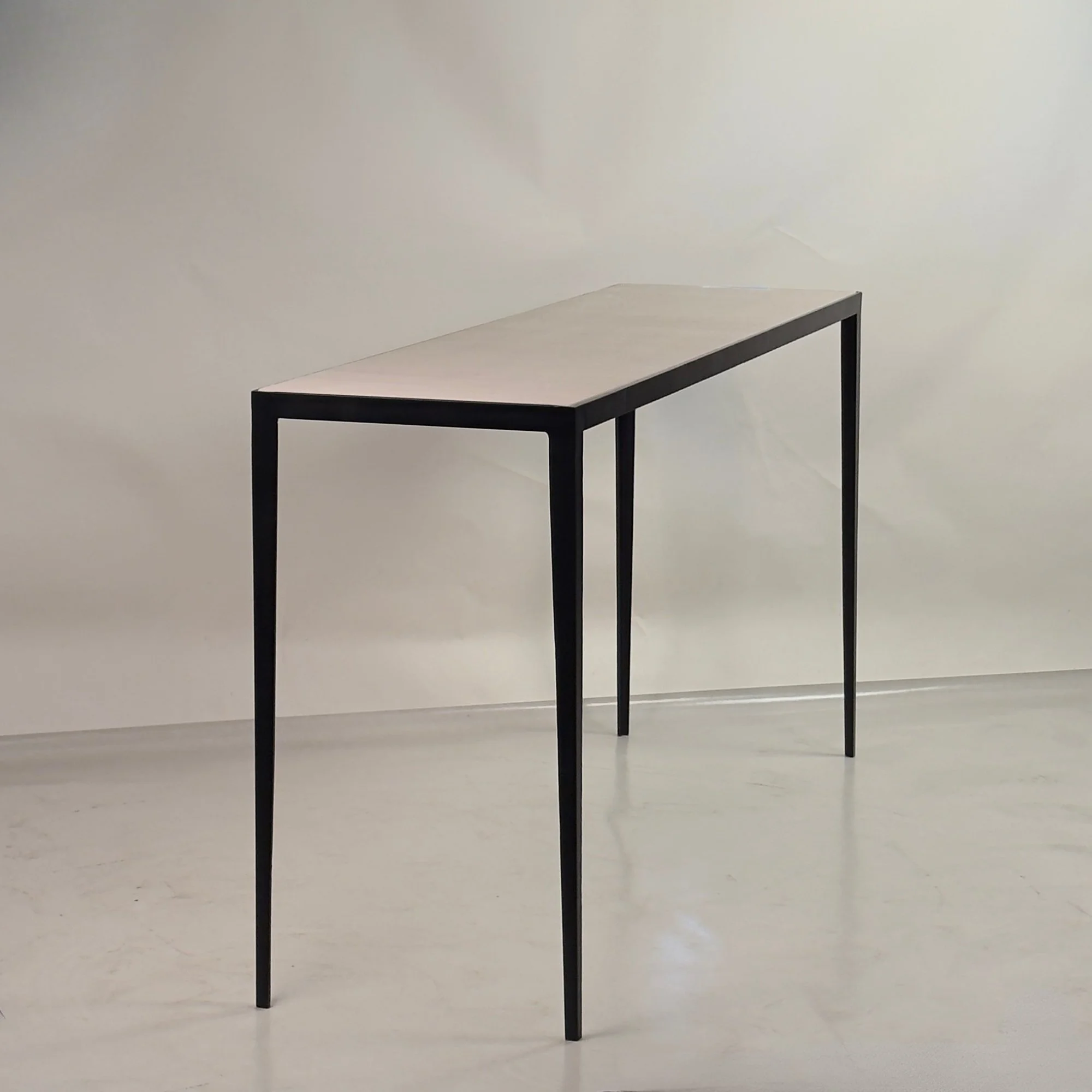 Long Etude Console_7.jpg