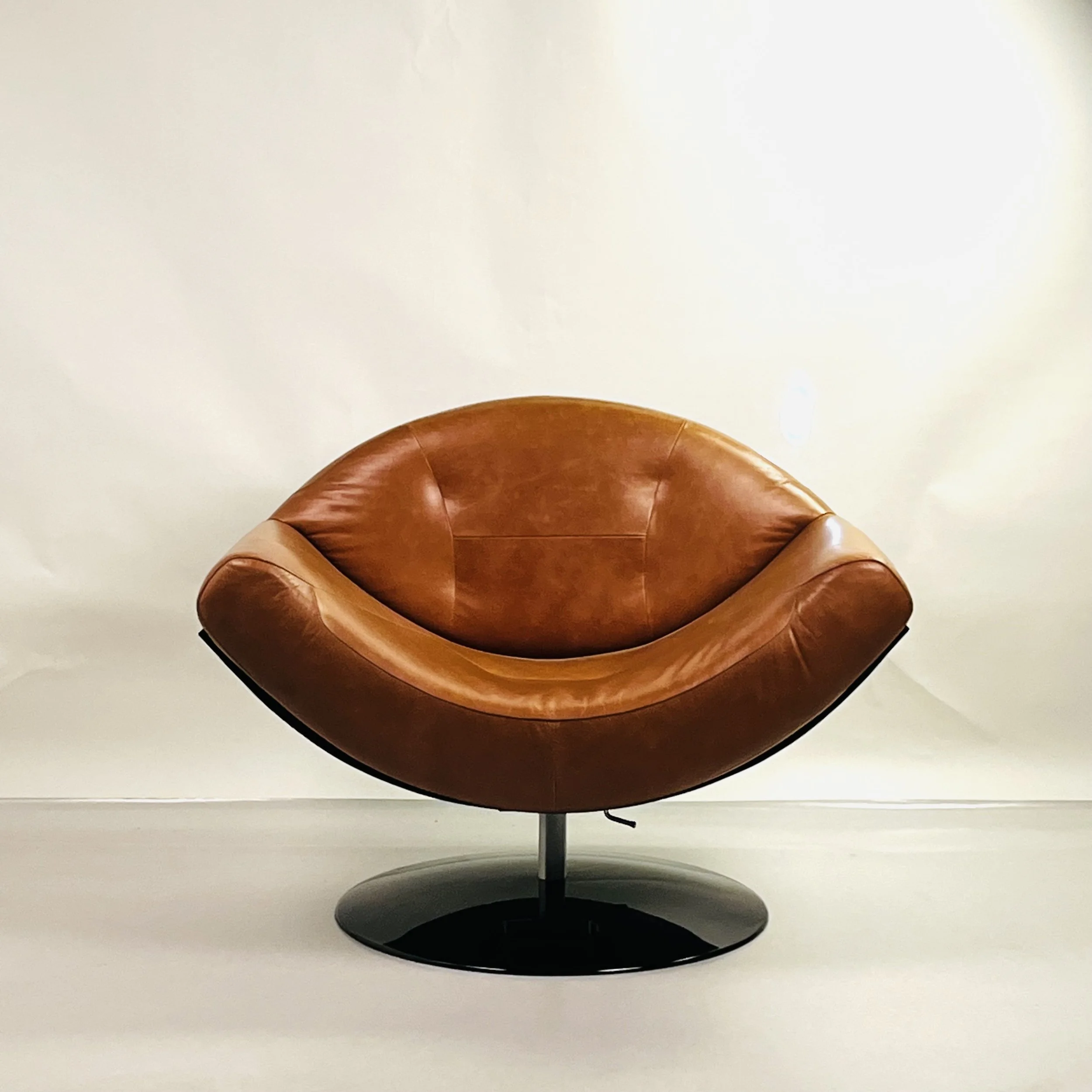 Fasanello leather armchair-2.jpg