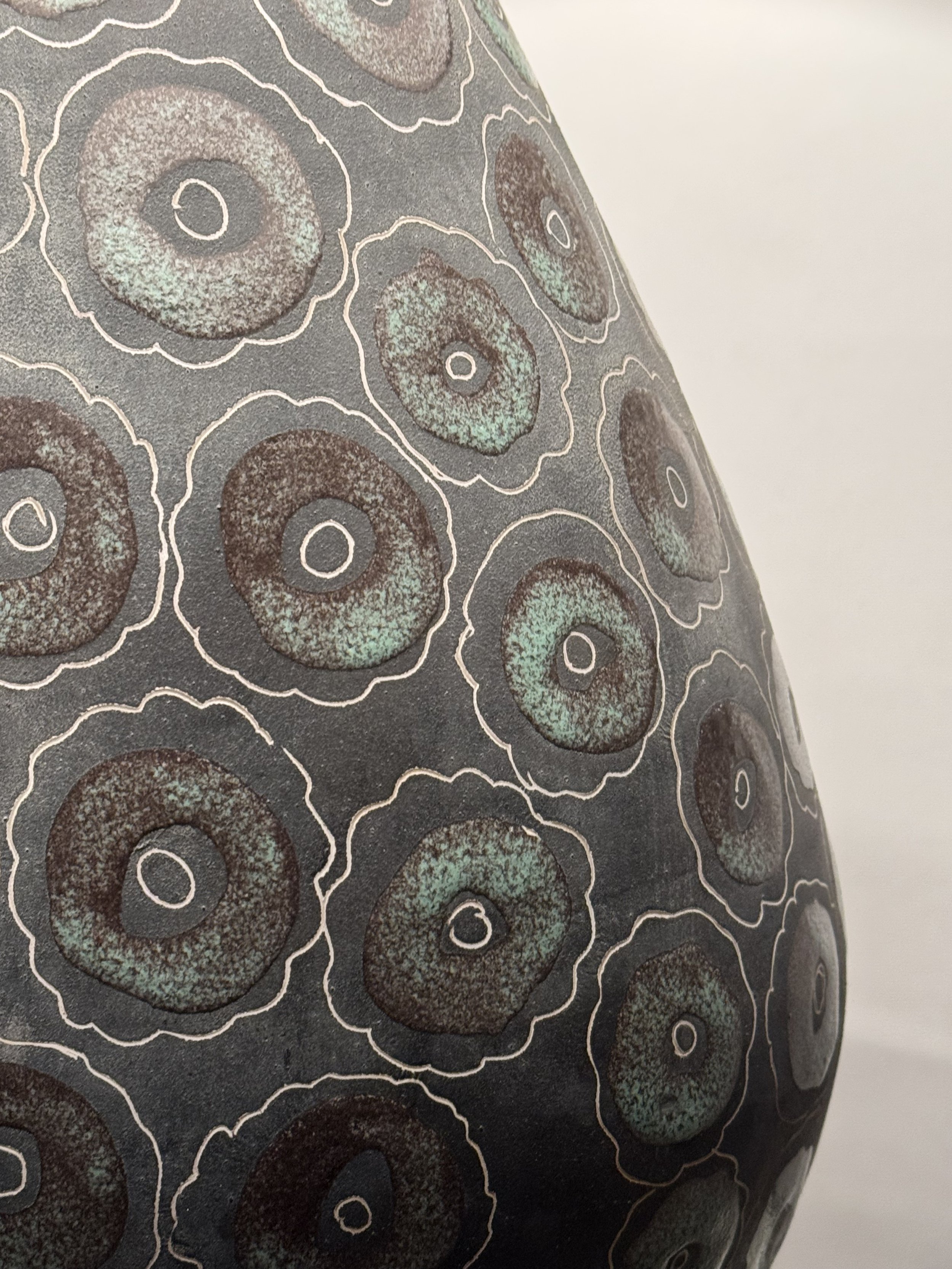 Engraved Floral Lamp 7.jpeg