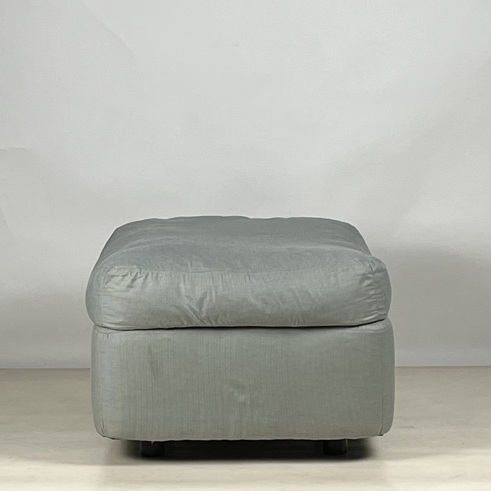 DIRECTIONAL Lounge Chair 14.jpeg