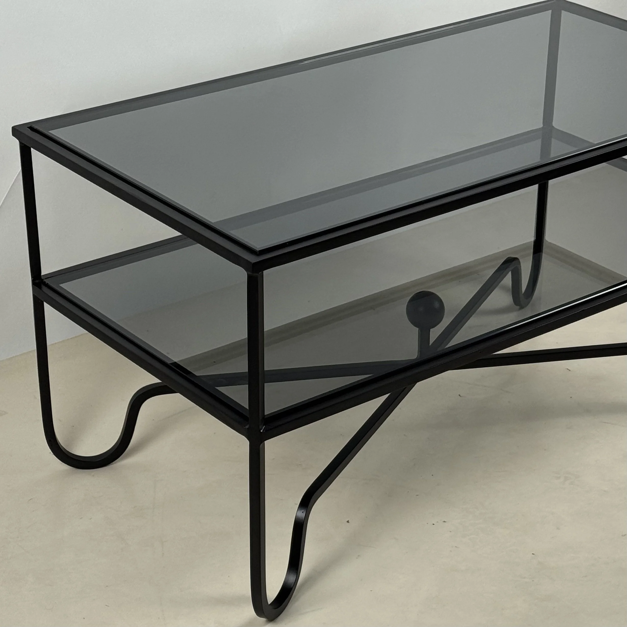 2 Tier Entretoise Smoked Glass_3.jpeg