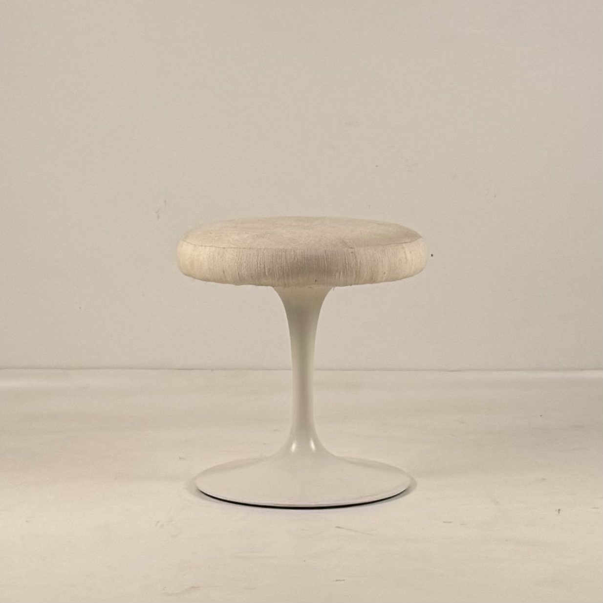 Tulip Stool Solo 1.jpeg