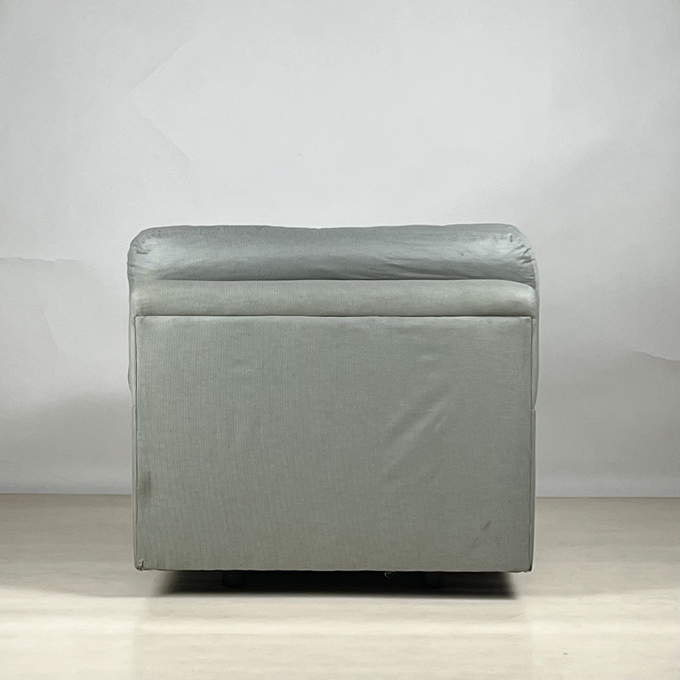 DIRECTIONAL Lounge Chair 8.jpeg