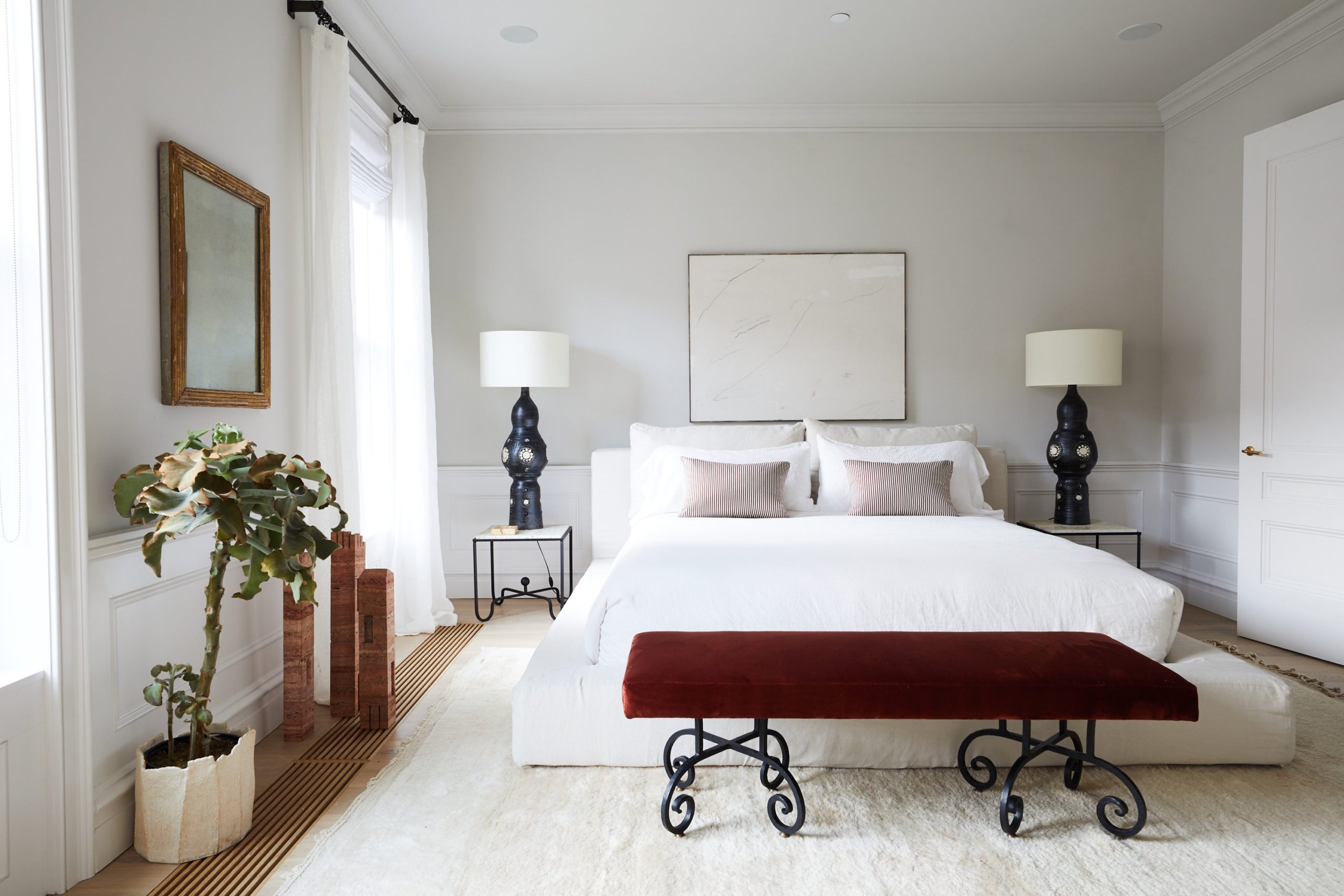 Entretoise travertine Athena bedroom.jpeg