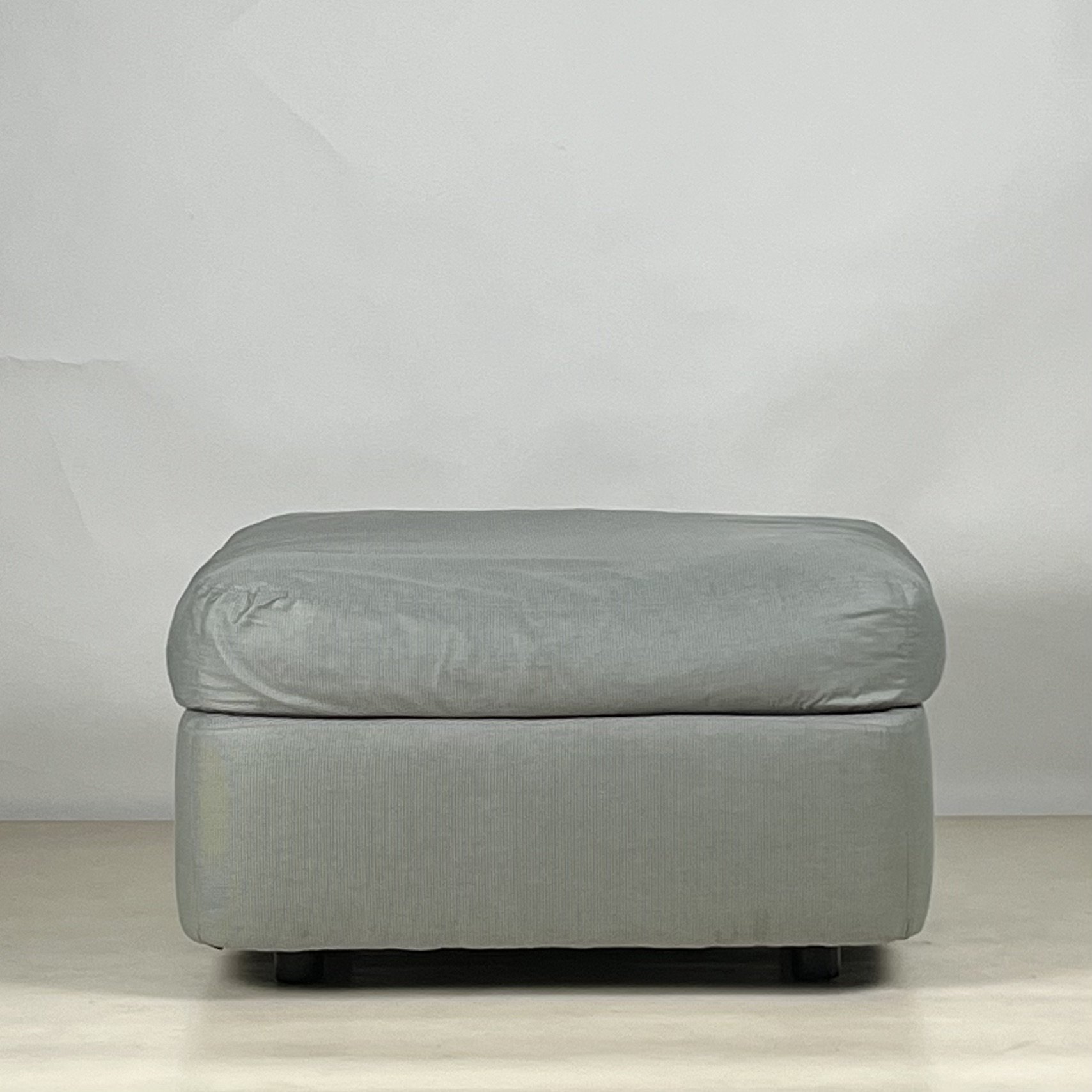 DIRECTIONAL Lounge Chair 11.jpeg
