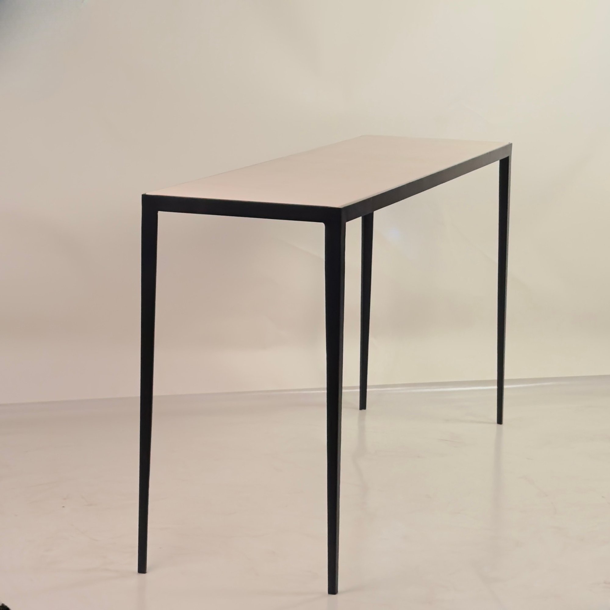 Long Etude Console_2.jpg