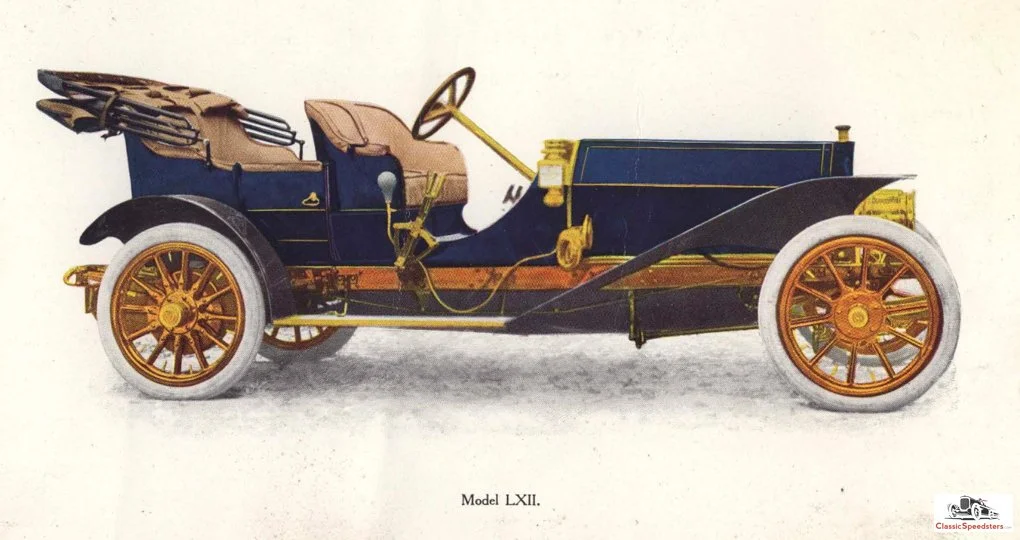 The 1909 Simplex Toy Tonneau had a six-cylinder engine and a four-speed transmission, plus a convertible top.