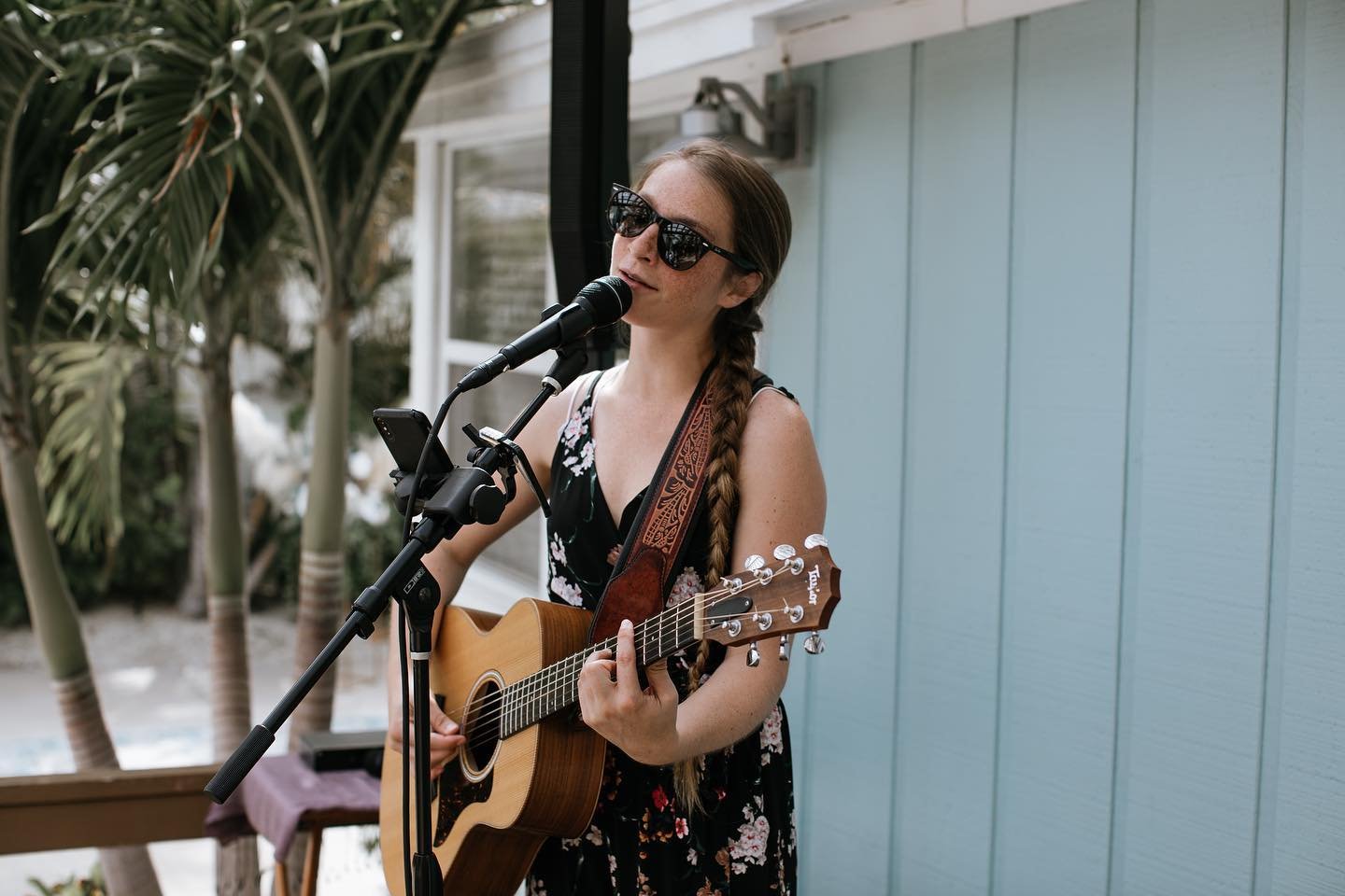 See me LIVE at @musicroomcapecod this Sunday (August 22nd) at 8pm!
This will be an evening of storytelling, never been heard before originals, and much much more.🤩This is a very special show for me at an incredible new venue! $10 tickets at the door