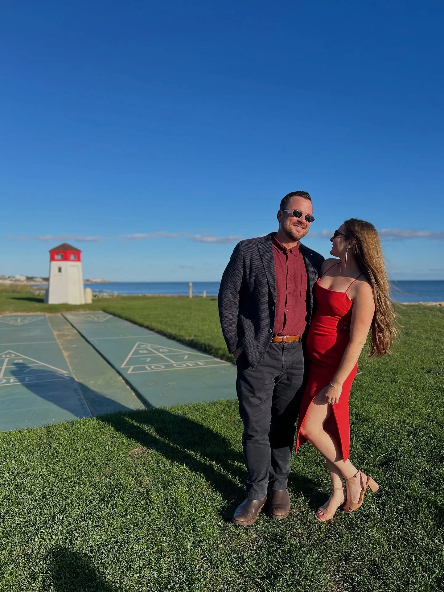 Autumn orange, crispy sunshine, and not a single normal family photo. That&rsquo;s right folks &mdash; it&rsquo;s October in New England 🍂🧡