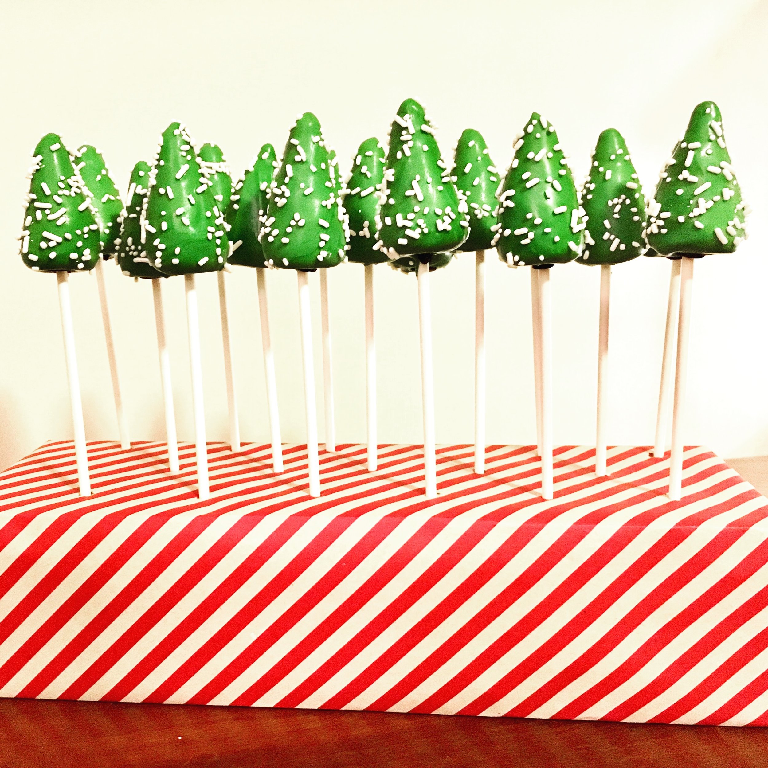 XMASTREEPOPS.jpg