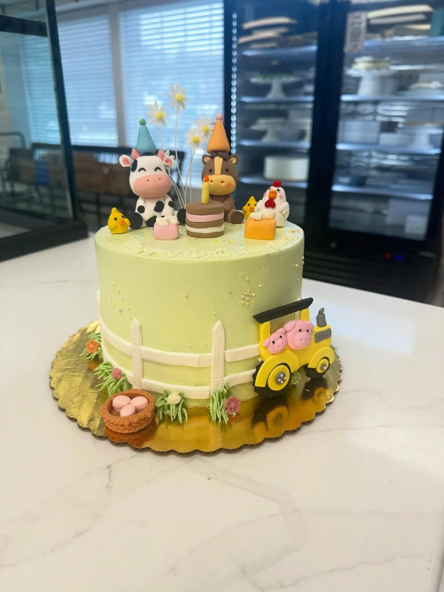 Custom farm themed cake 🐷🐮🐴