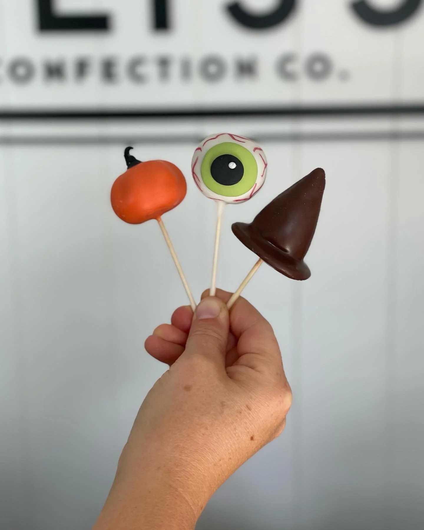 Halloween Cake Pops