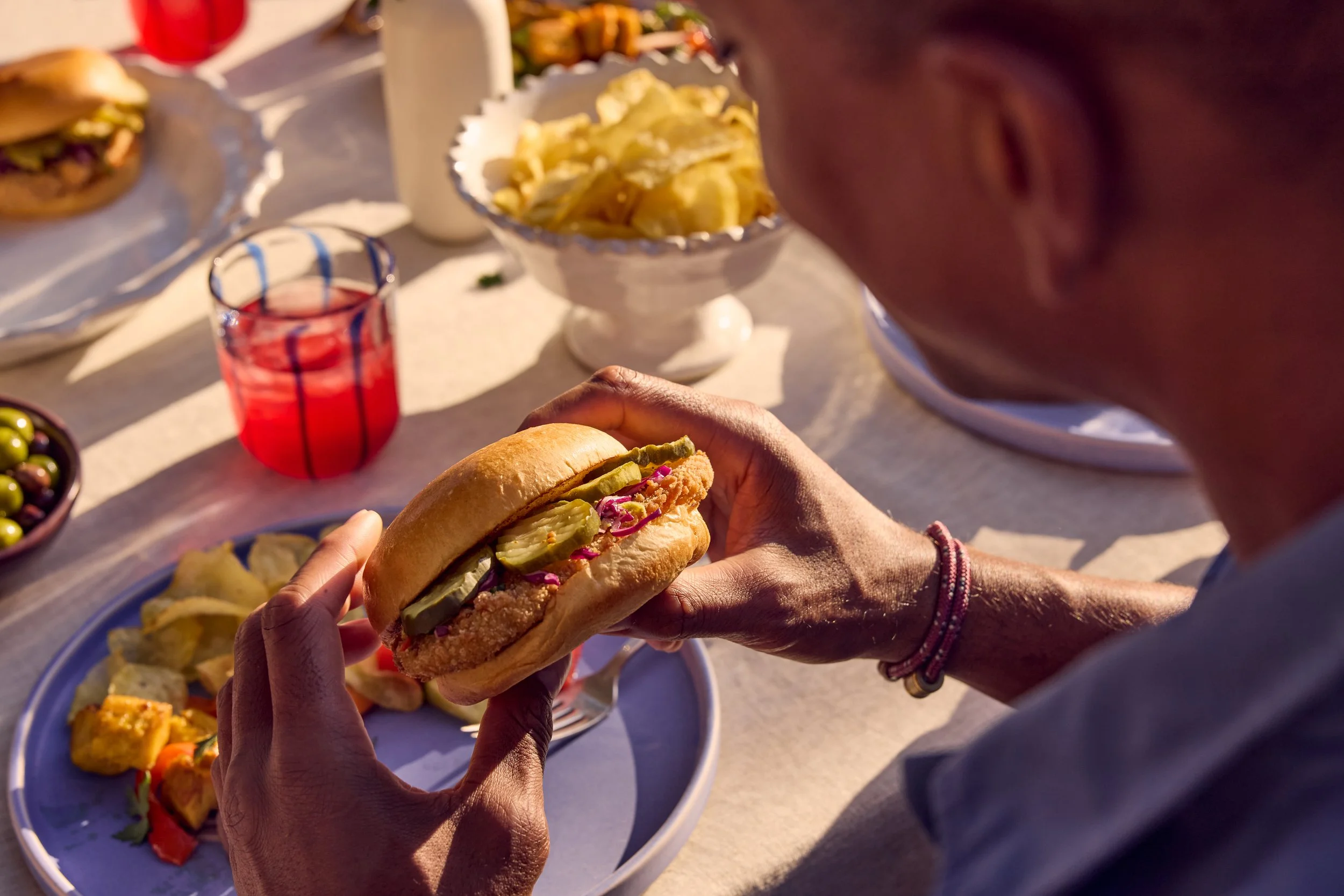 19_OUTSIDE_BitingSandwich_035.jpg