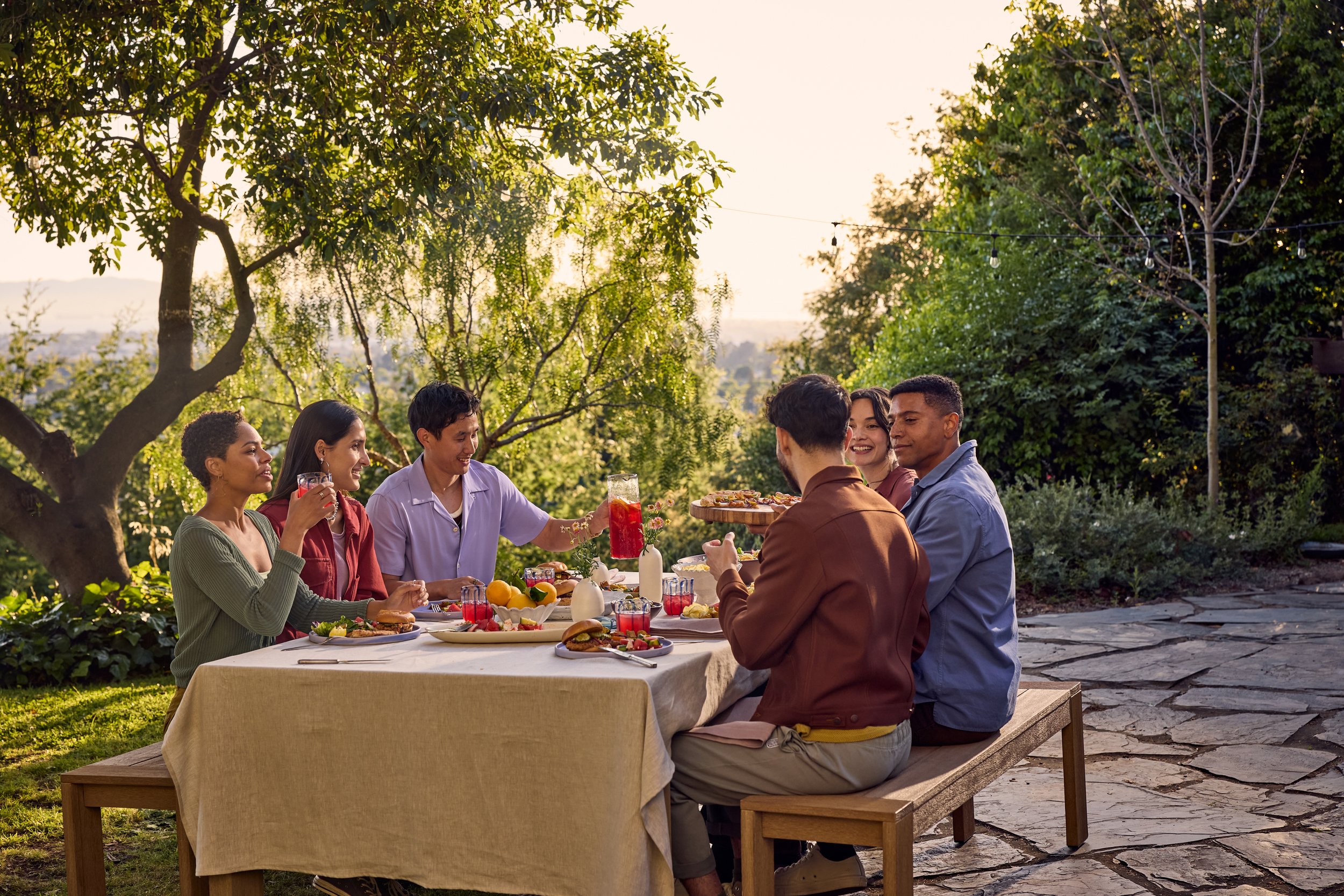 20_OUTSIDE_DinnerSunset_167.jpg
