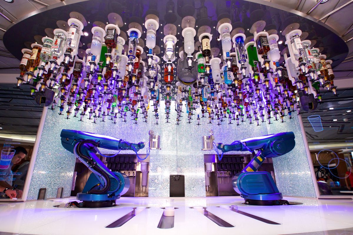 Bionic_bar_Royal_Caribbean.0.jpg