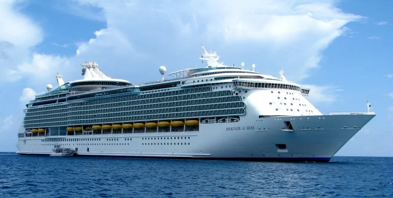 Mariner_of_the_Seas_Cococay.jpg