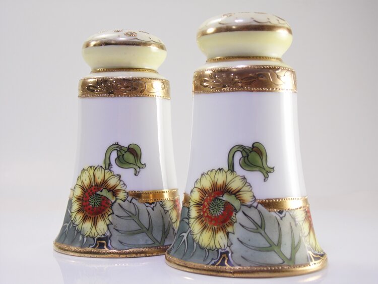 Salt /& Pepper Handmade Paitned Ceramic Shakers Enameled Floral from Jerusalem