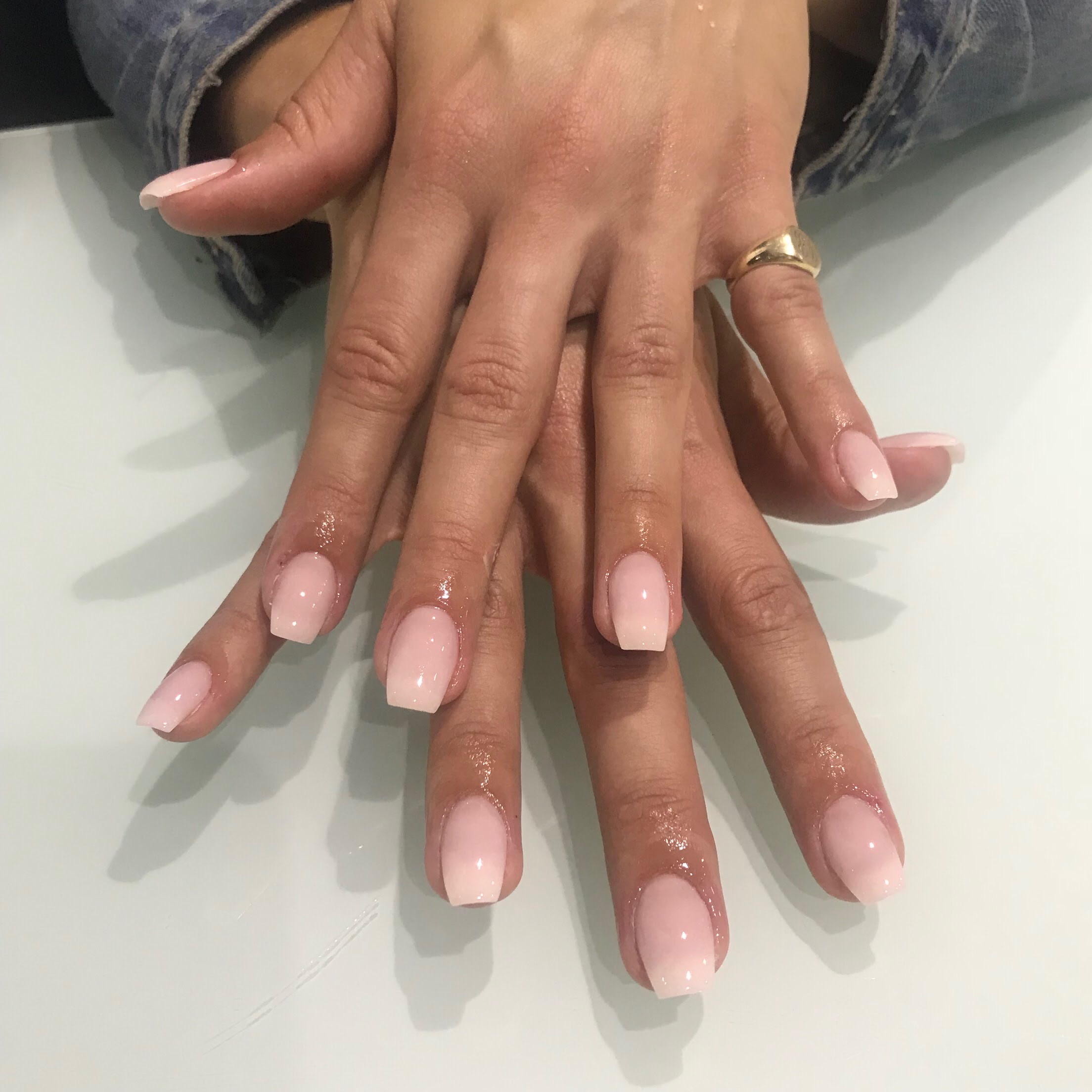 Nails by @theparlourclovelly