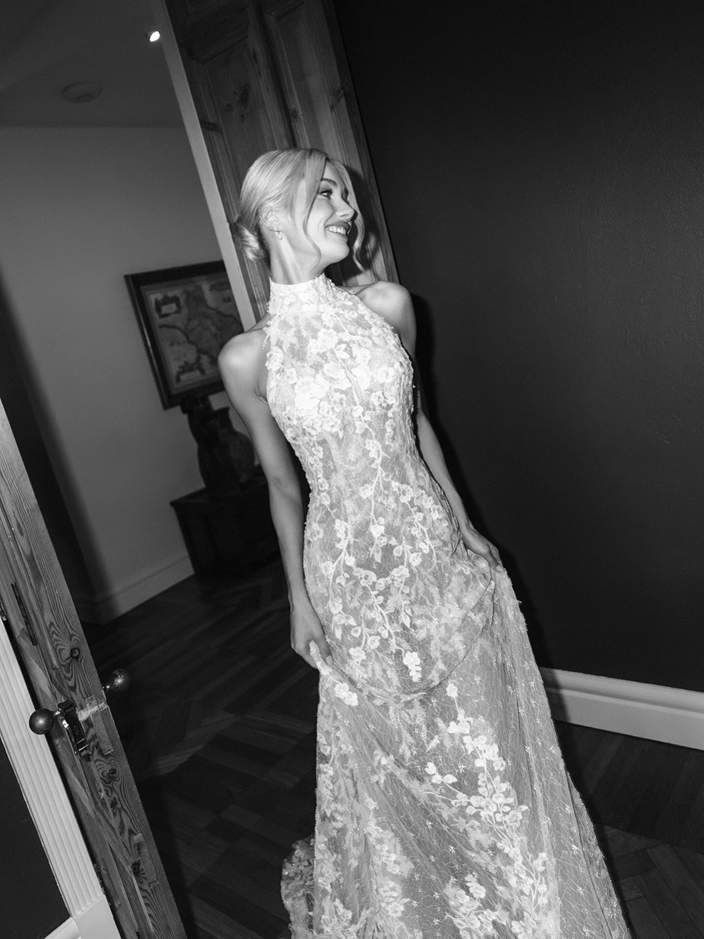 A modern bridal moment.
Refined, effortless and quietly confident in its simplicity.

Bride | @elisefaust
Groom | @alextrevallion 
Planner | @mrssmithweddings
Photography l @jackhenryphoto
Videographer l @idocinema
Hair | @uf.styles @hairwithjesss
Ma