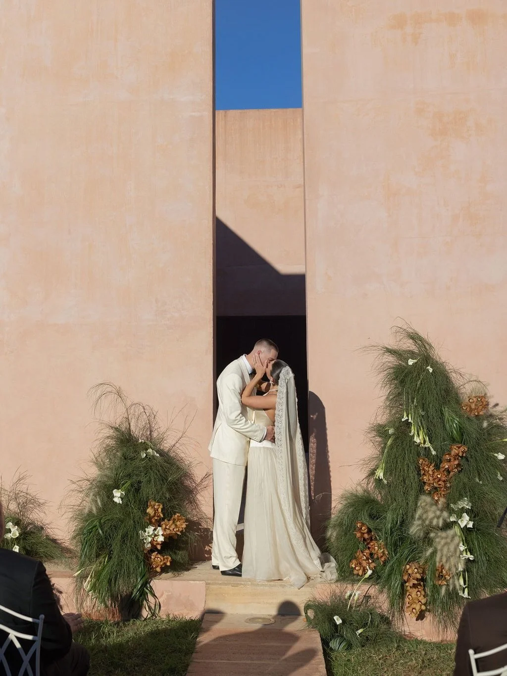 Neuendorf House, Mallorca.

An architectural statement where simplicity becomes the design language.

A setting that allows the structure, light and proportion to define the entire experience.

More images from T+H&rsquo;s day posted in our highlig