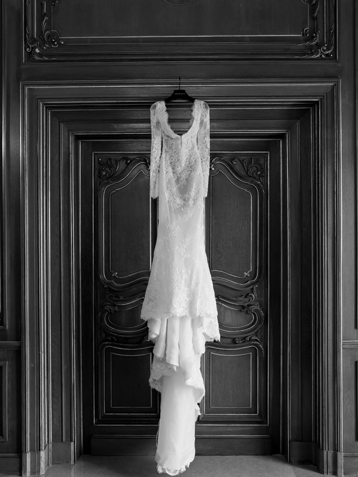 A moment for the detail ✨ 
.
.
.
.
.
#dress #weddingdress #detail #bridal #bridestyle