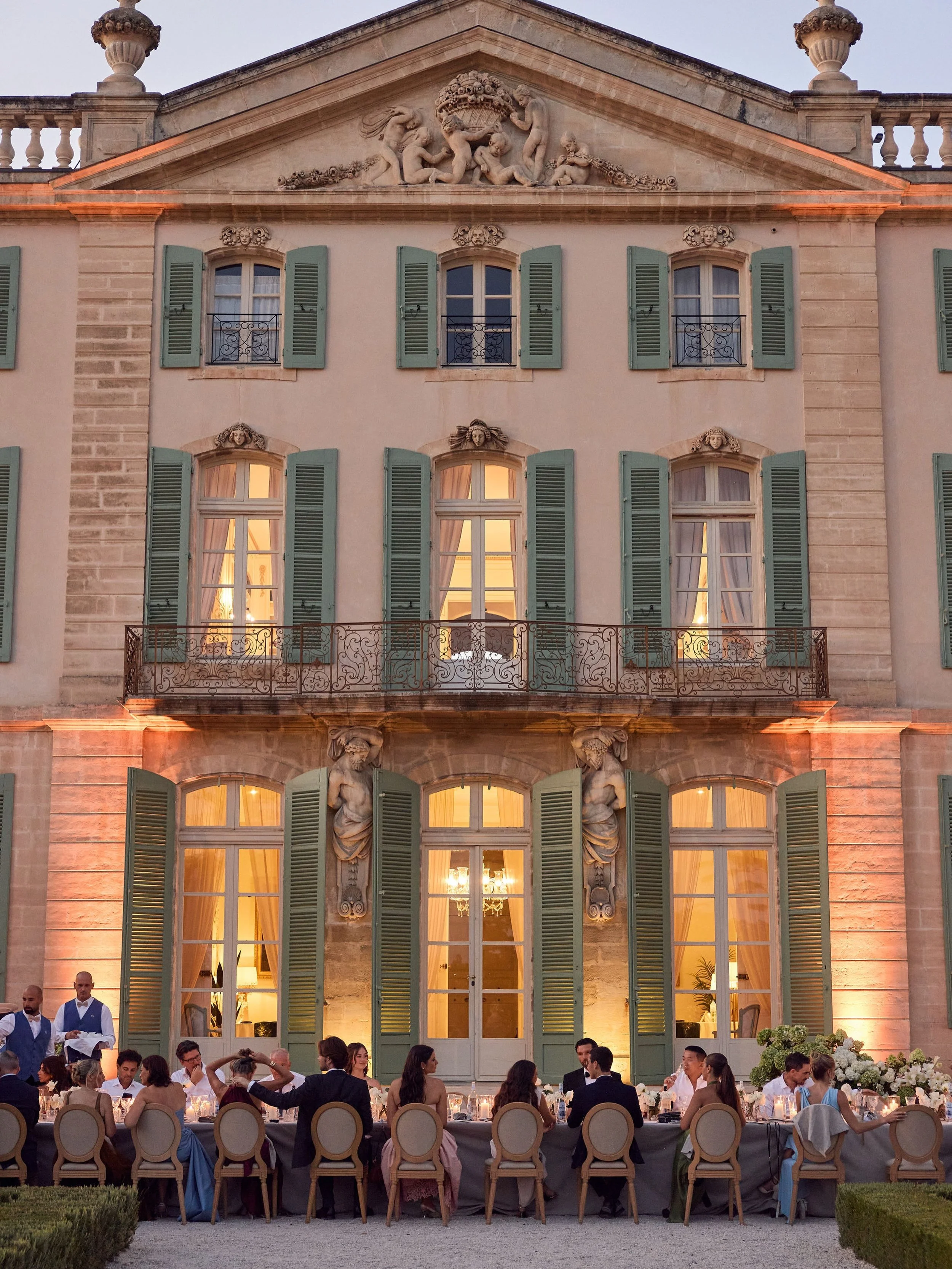 A glimpse into Chloe and Daniel&rsquo;s celebration at Ch&acirc;teau de Tourreau. 

The kind of setting that becomes more beautiful by the hour &ndash; dinner beneath the fa&ccedil;ade, the Proven&ccedil;al light disappearing and the ch&acirc;teau ta