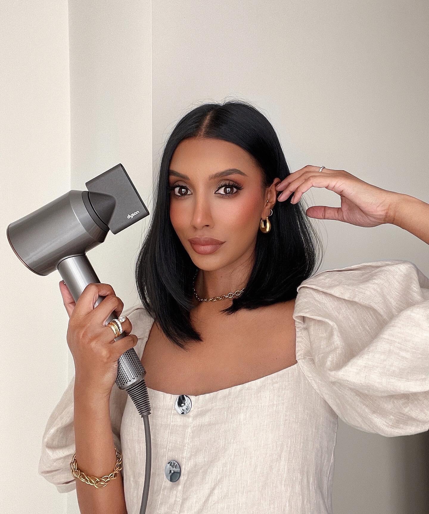 🕊 sleek &amp; bouncy hair with the must have @dysonhair Supersonic Hair Dryer...the ultimate hair dryer. The quietest, easiest, chicest, most technologically advanced little machine I&rsquo;ve ever used. Drying time is nice &amp; quick with minimal 