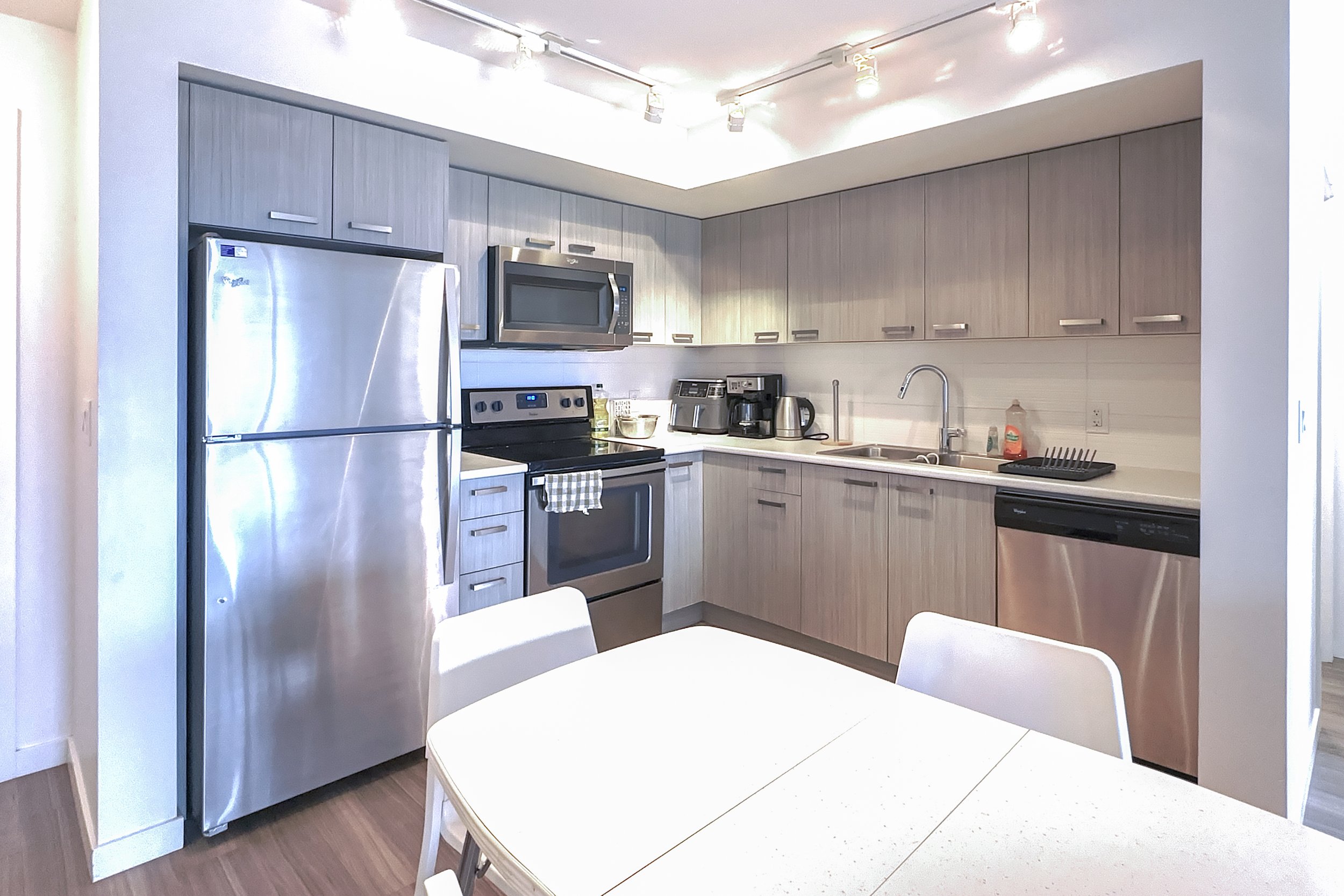 img-218-775-academy-way-kelowna-u-three-condo-for-sale-02.jpg