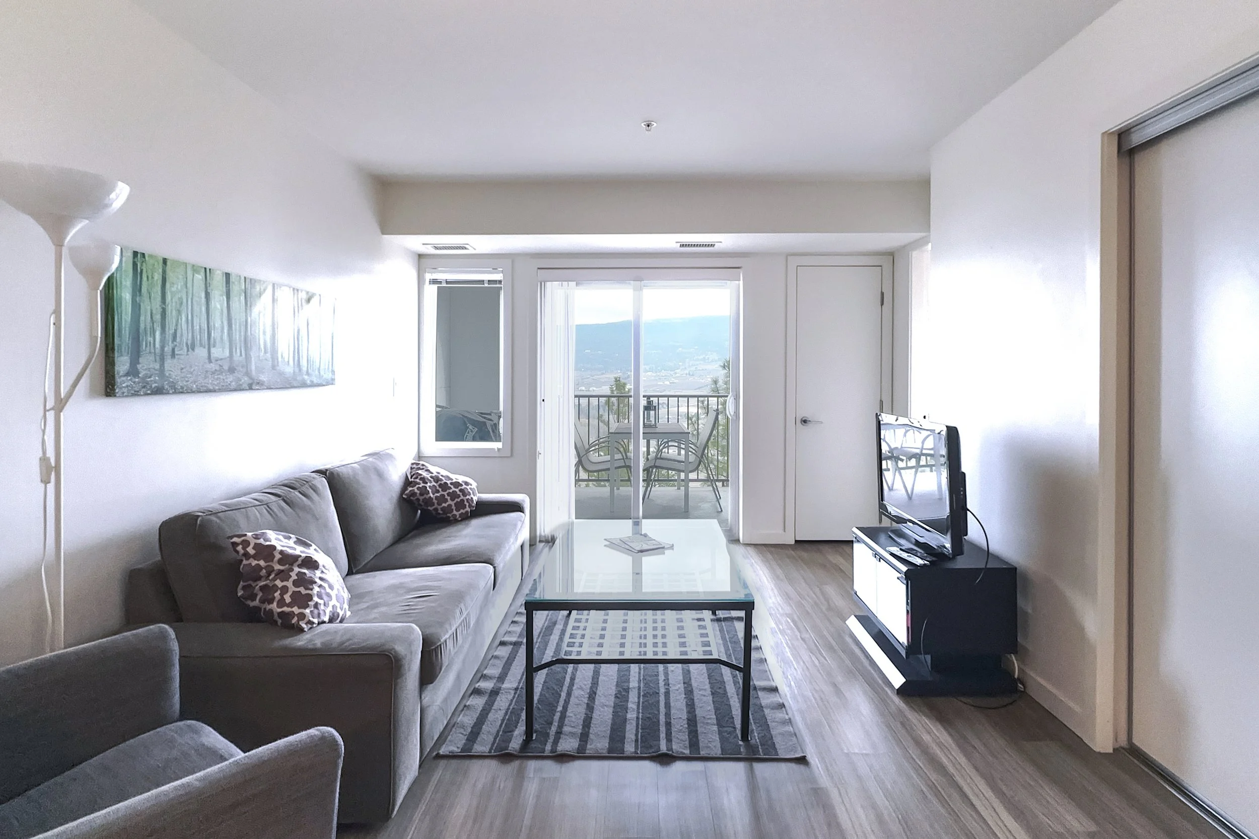 img-218-775-academy-way-kelowna-u-three-condo-for-sale-03.jpg