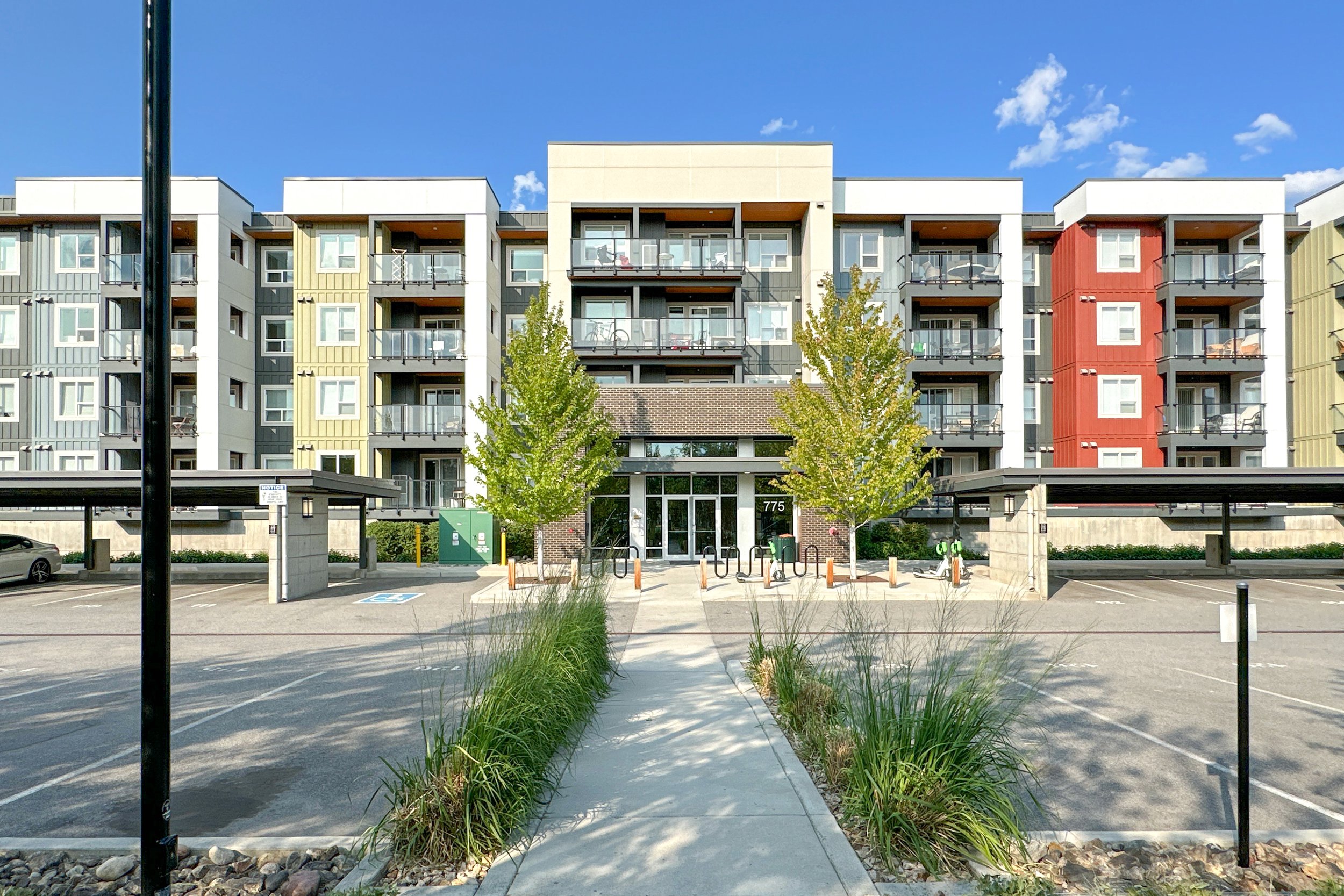 img-218-775-academy-way-kelowna-u-three-condo-for-sale-28.jpg