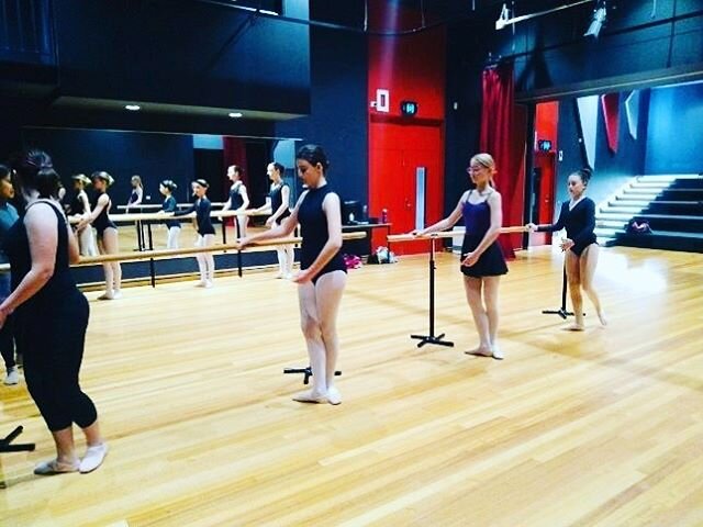 Our beautiful ballet students are back at the barre! 🩰💕