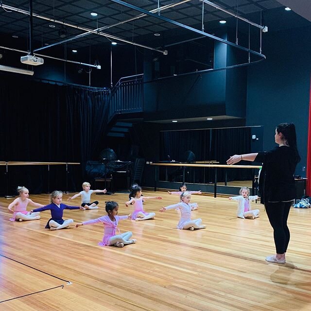 Our Primary ballet 🩰 students perfected the social distancing in class tonight! #kfdance #lookinggood #danceisback