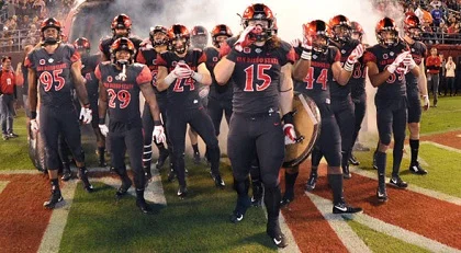 sdsufootball_420px.jpg