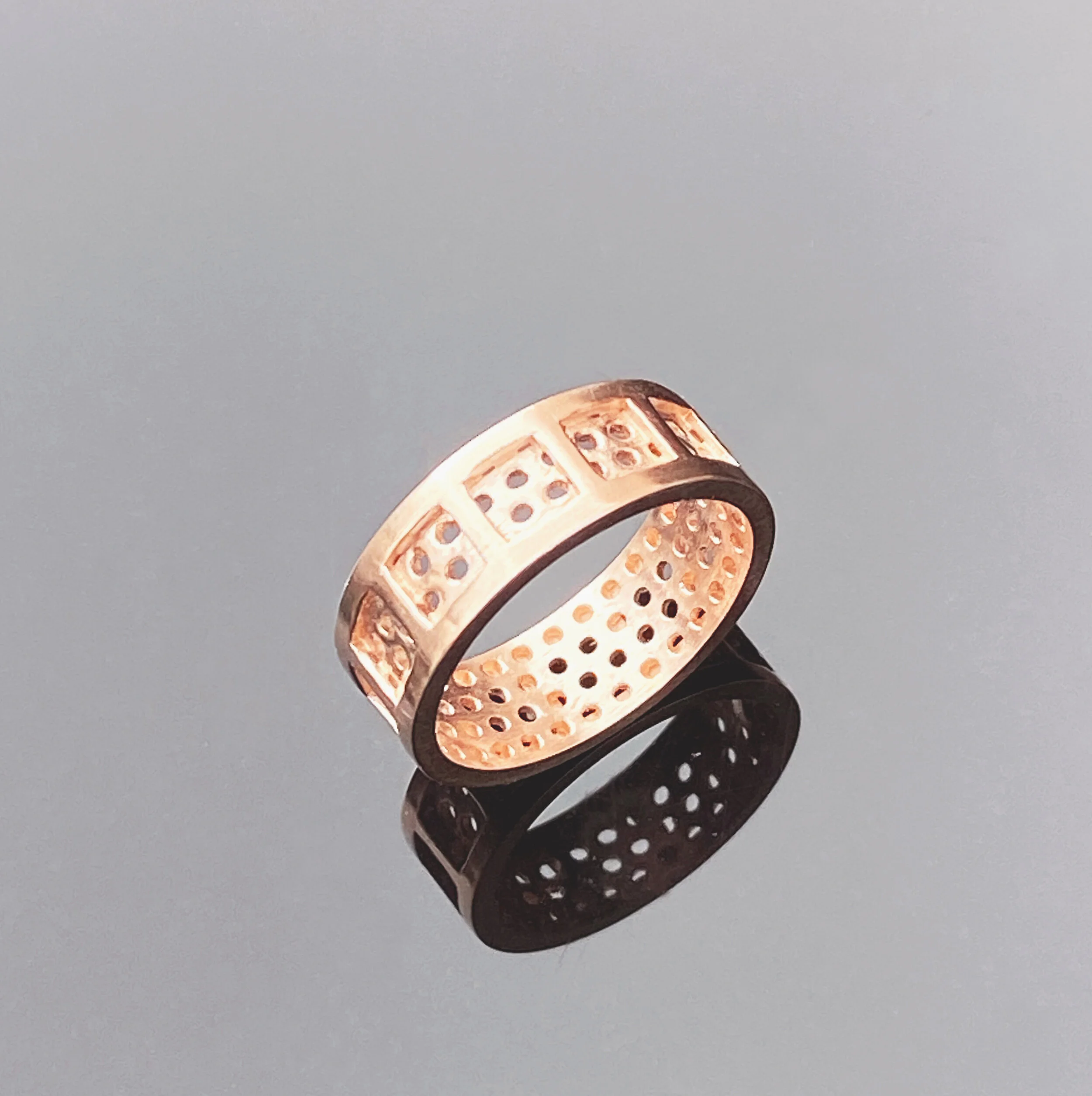 Square and Round Perforation Ring in Rose Gold Look 