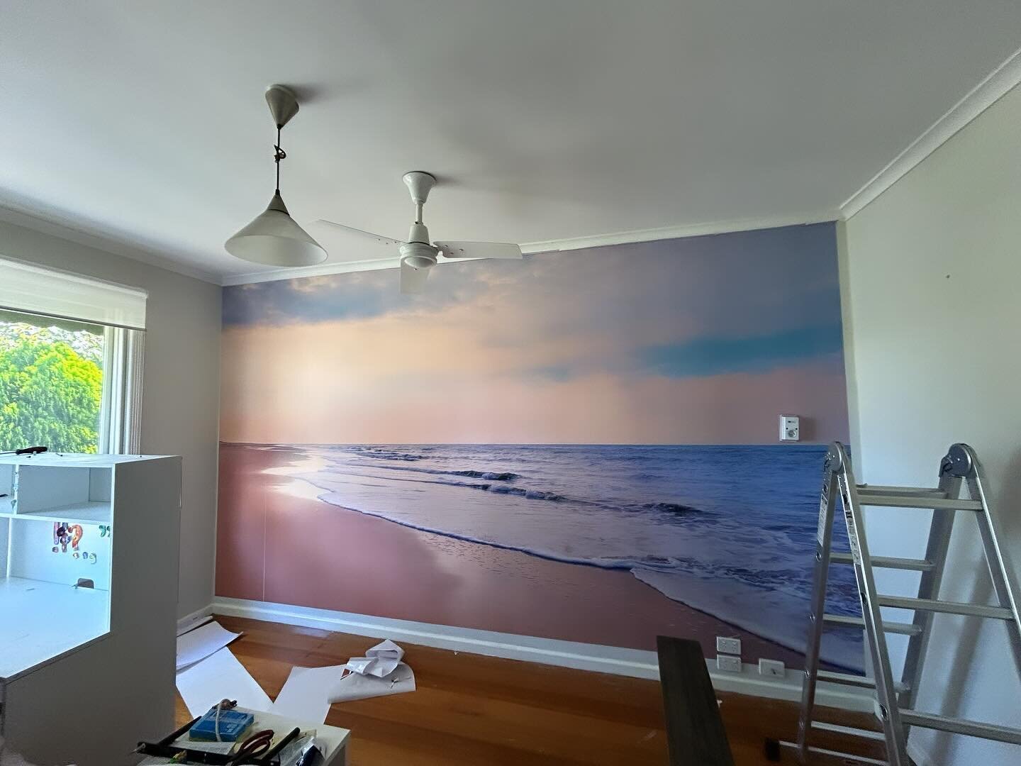 Perfect wallpaper for a day like today. &ldquo;Dawn at the beach&rdquo;  It was hard to put it up, but looks so good! Happy to make my daughter happy;)