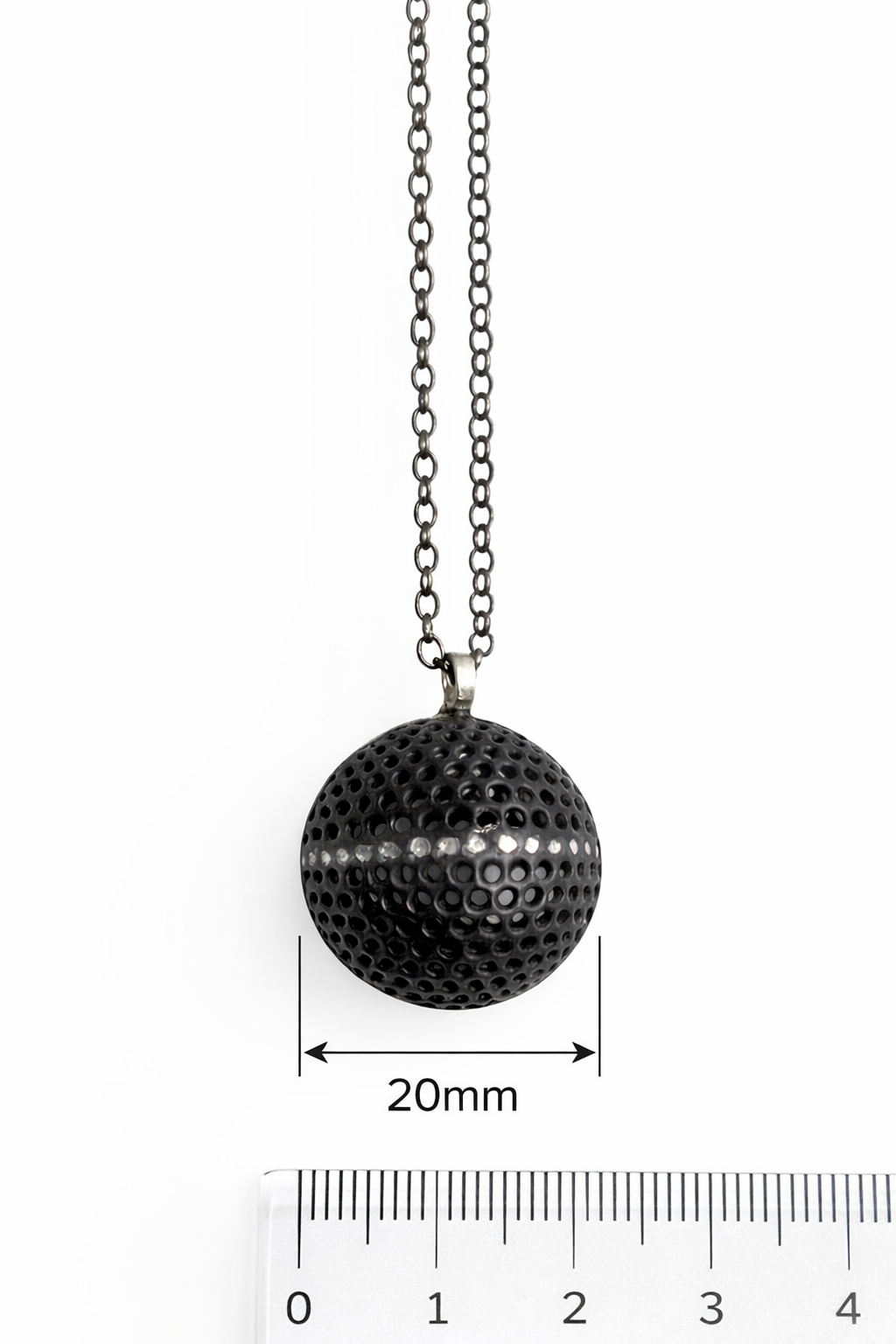 Jin Ah Jo pendant with measurement.png