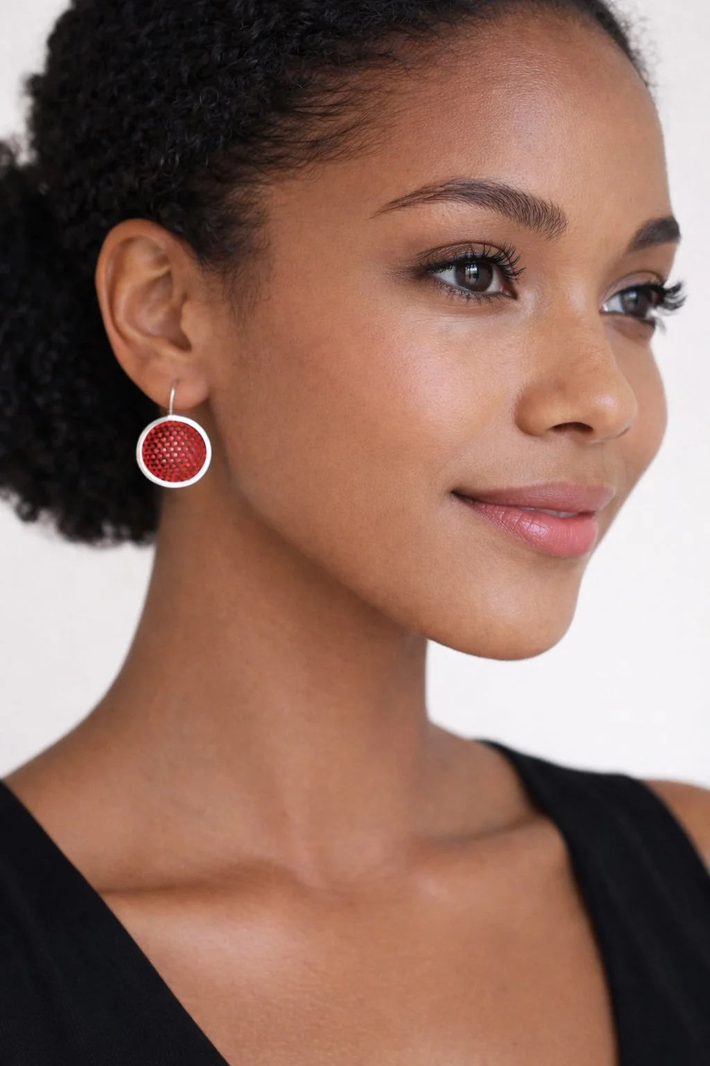 Red cup on model dark s.jpg