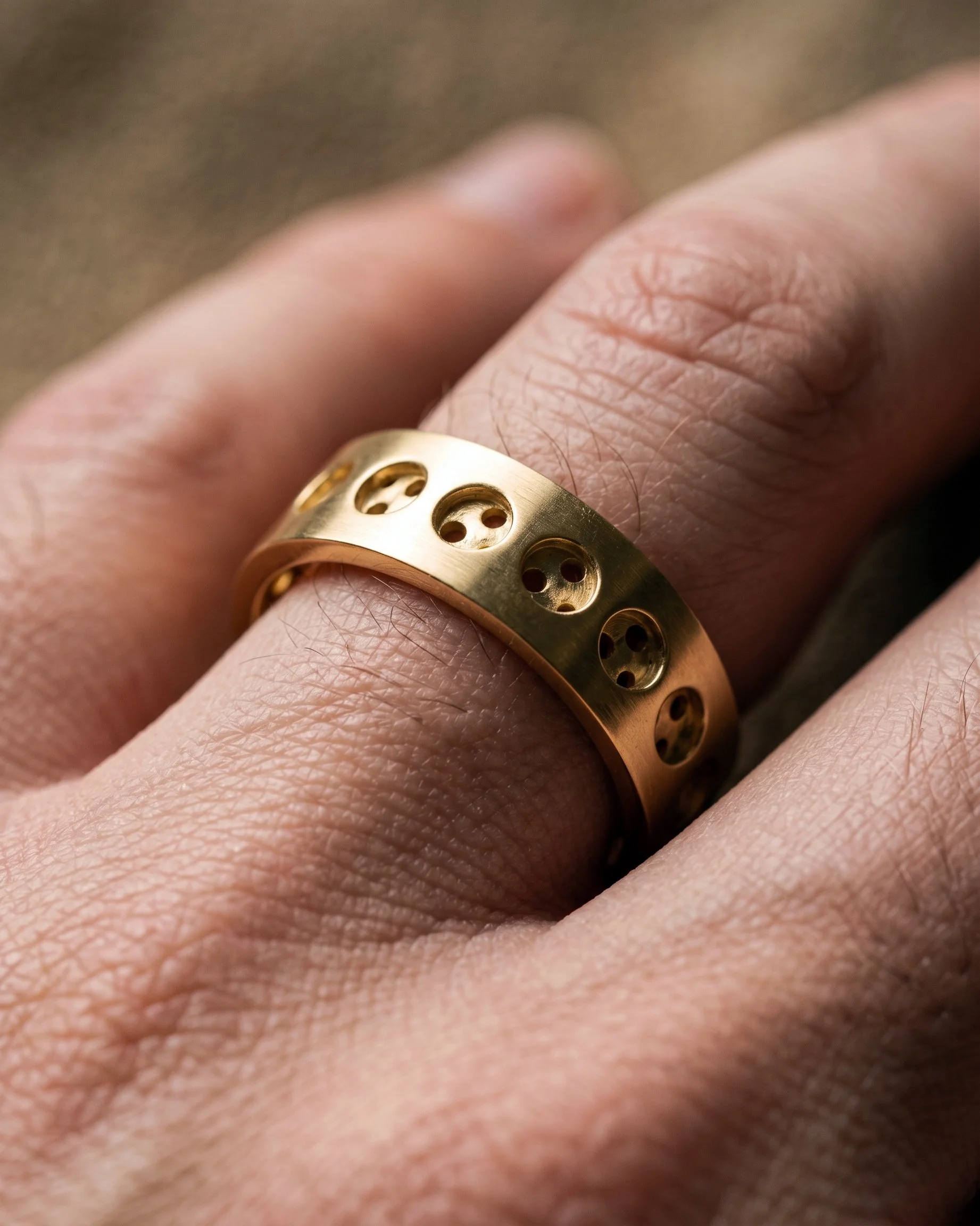 round round ring on.jpg