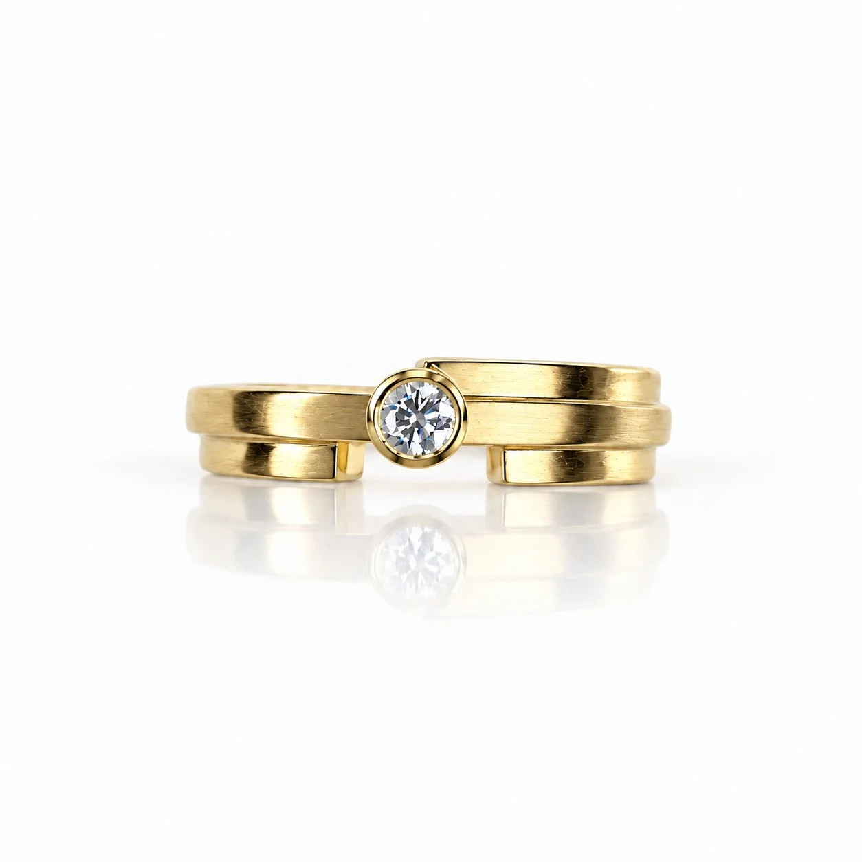 18ct y white d ring2.jpg